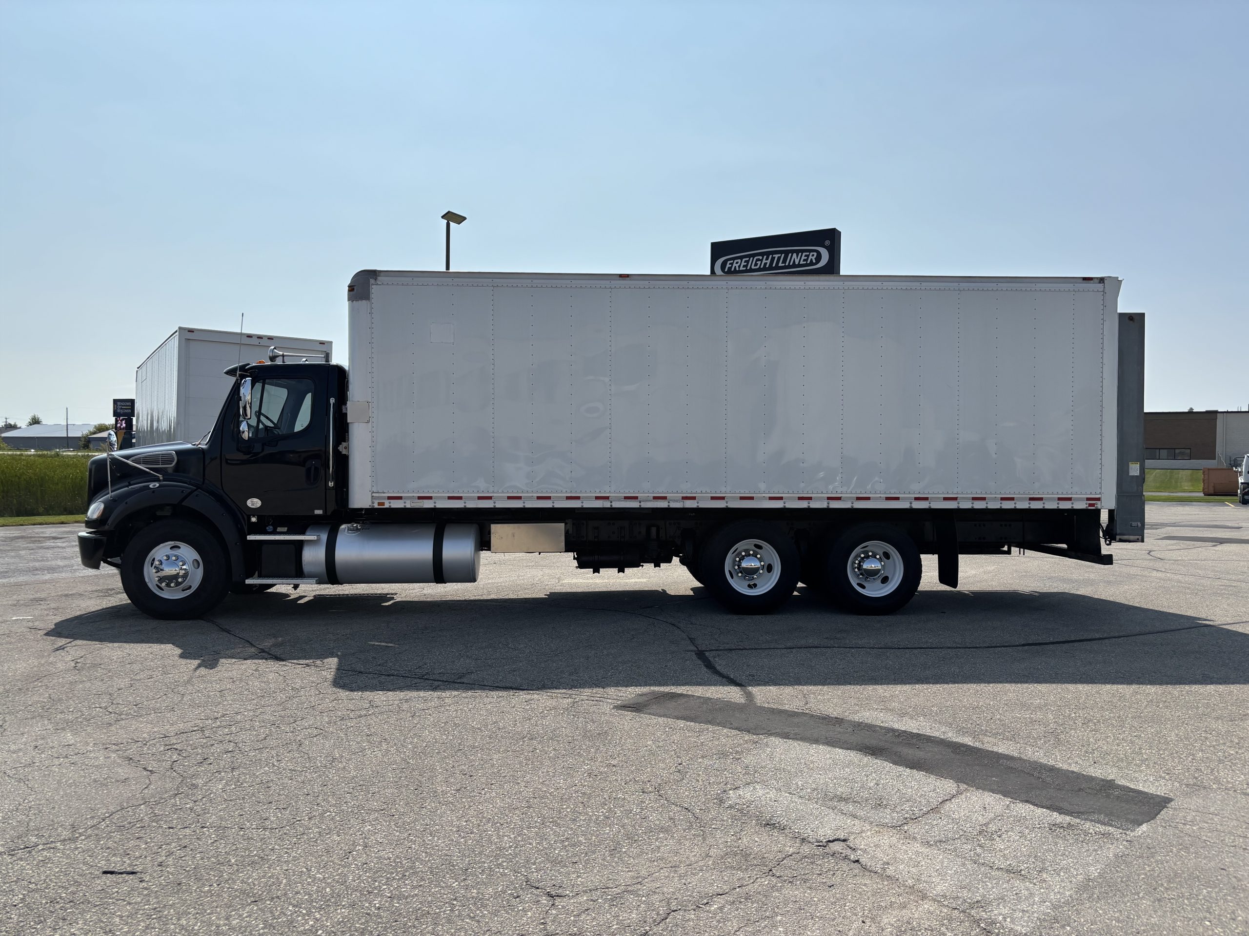 2018 Freightliner M2112 - image 6 of 6