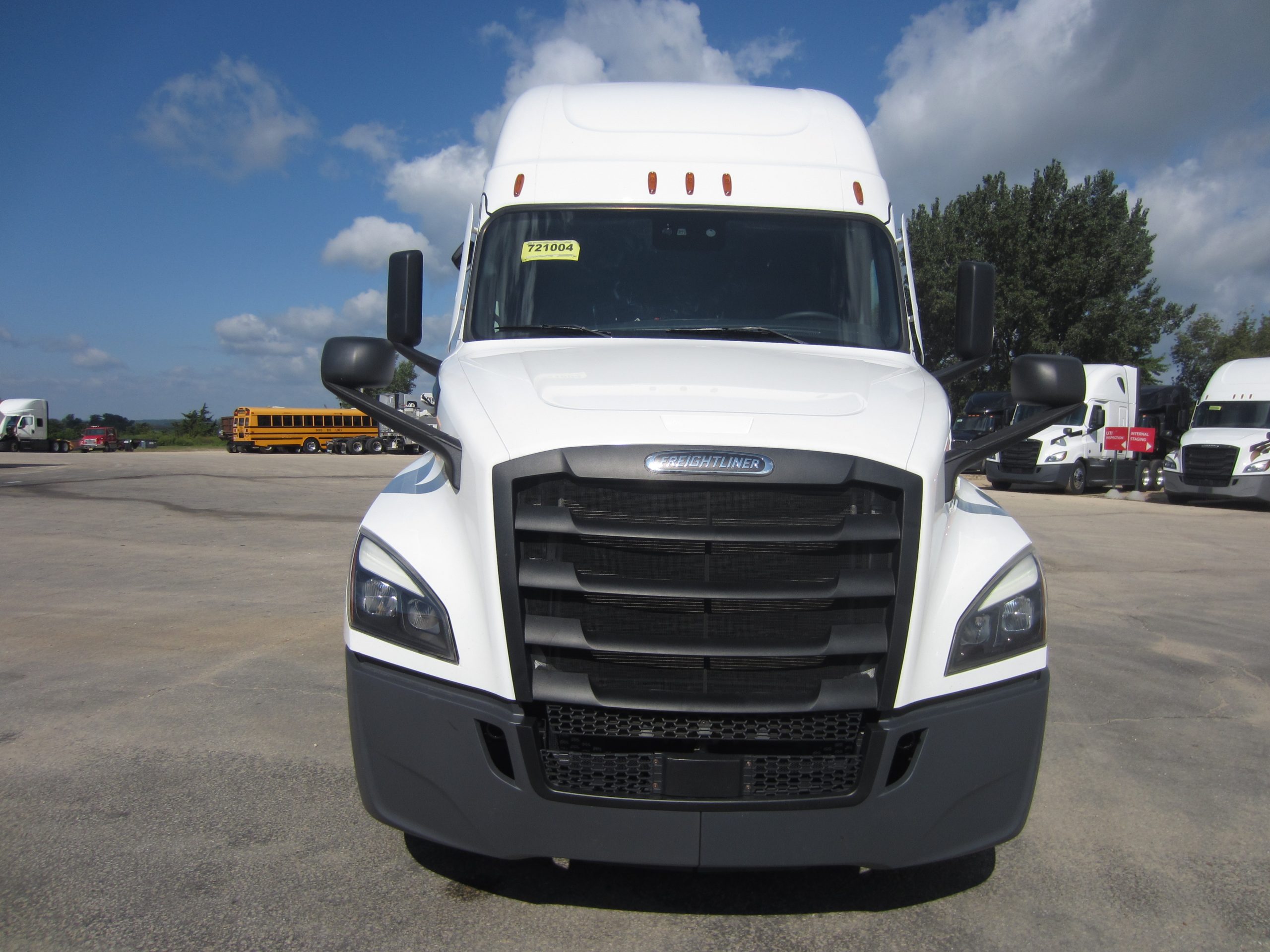 2022 Freightliner PT126 - image 2 of 6