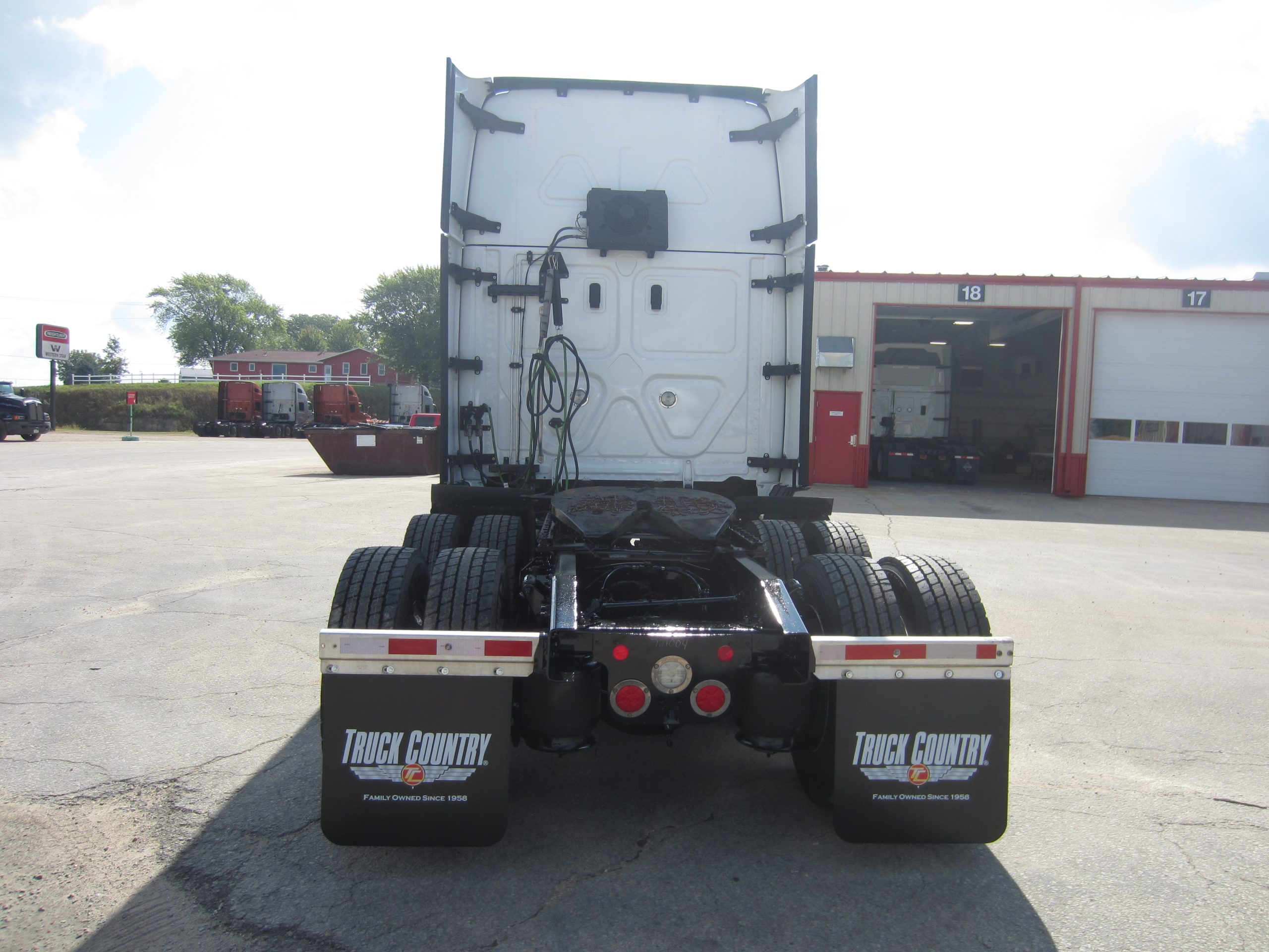 2022 Freightliner PT126 - image 4 of 6
