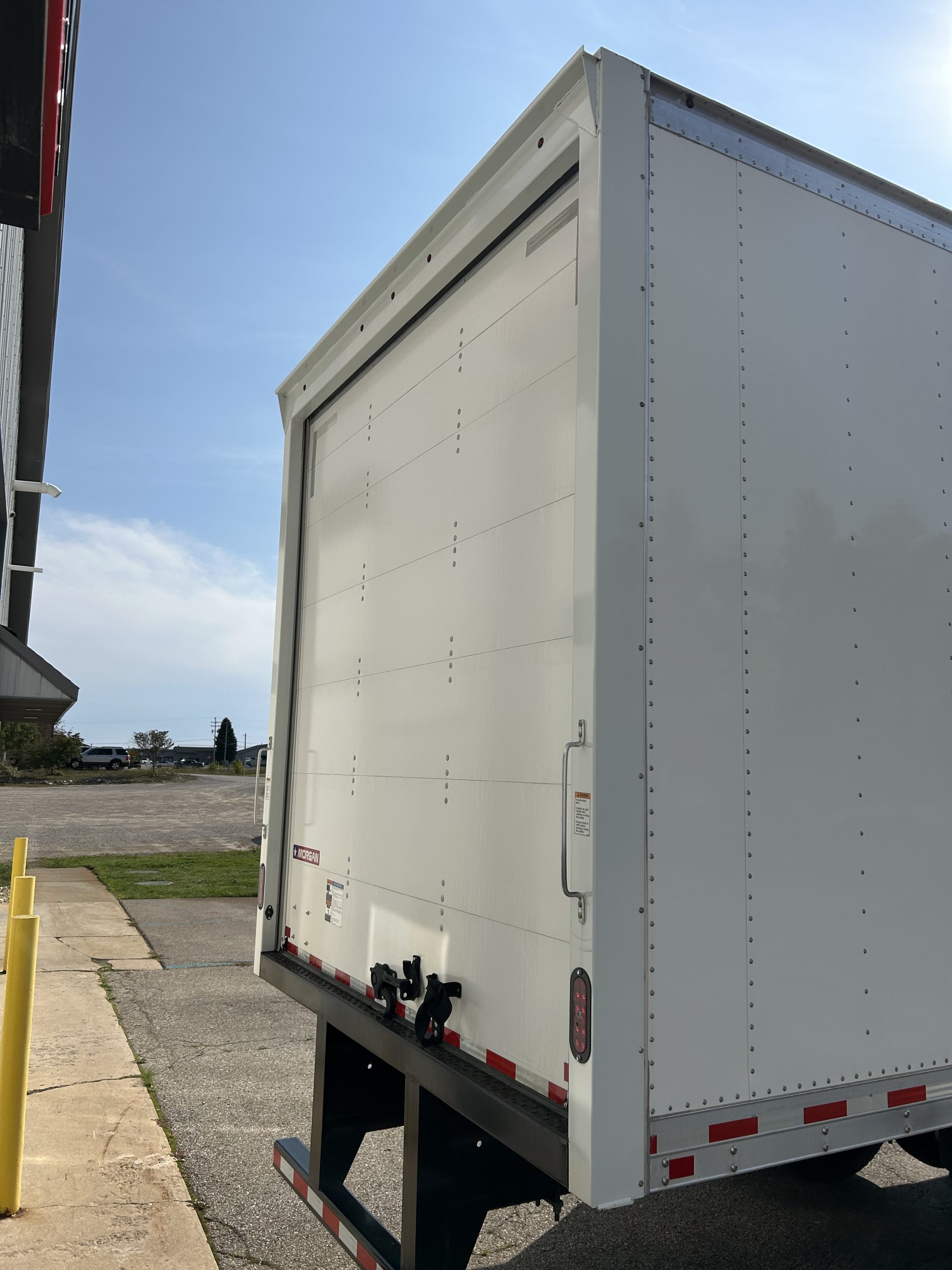 2025 Freightliner M2 106+ - image 4 of 6