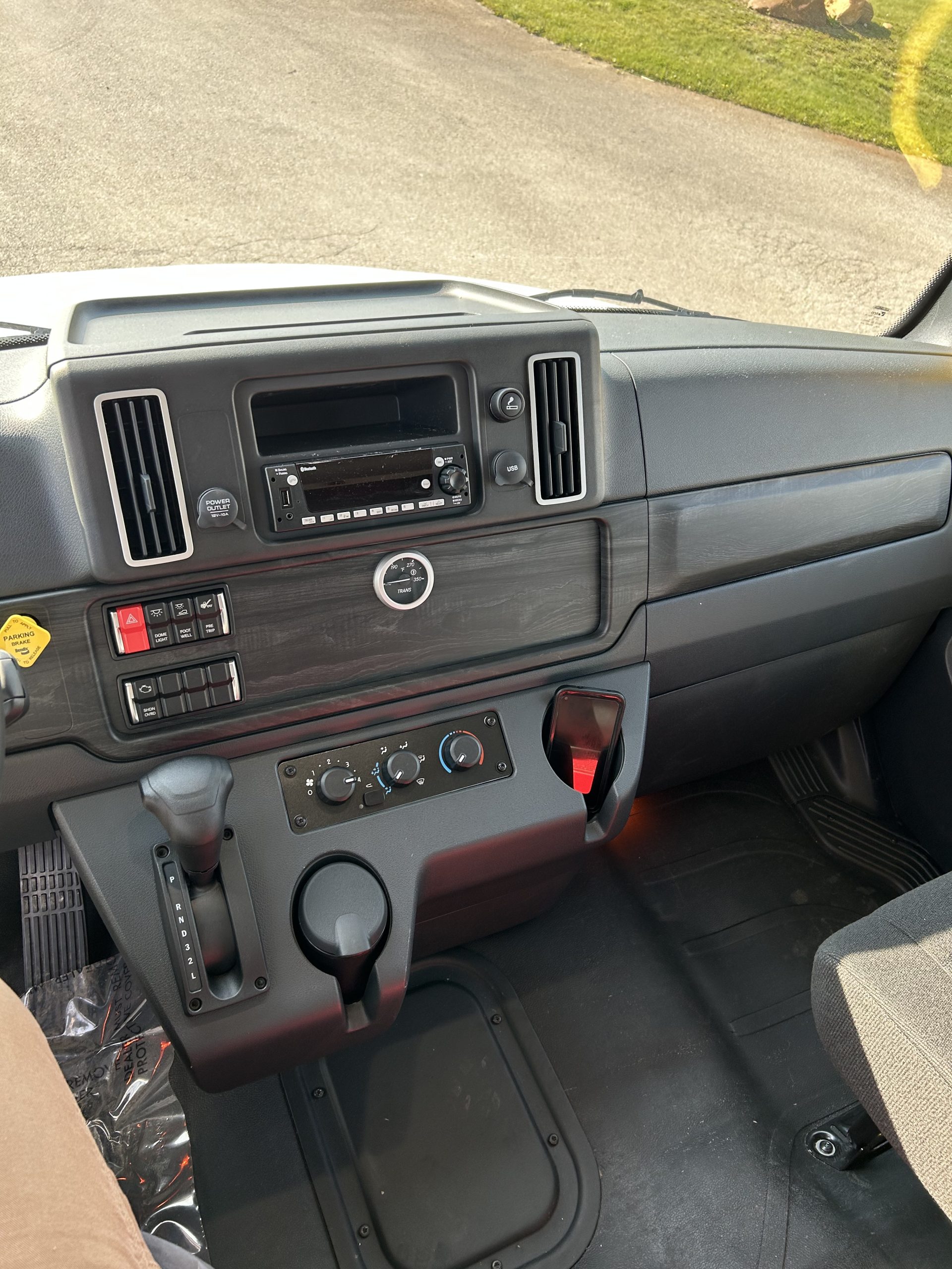 2025 Freightliner M2 106+ - image 6 of 6