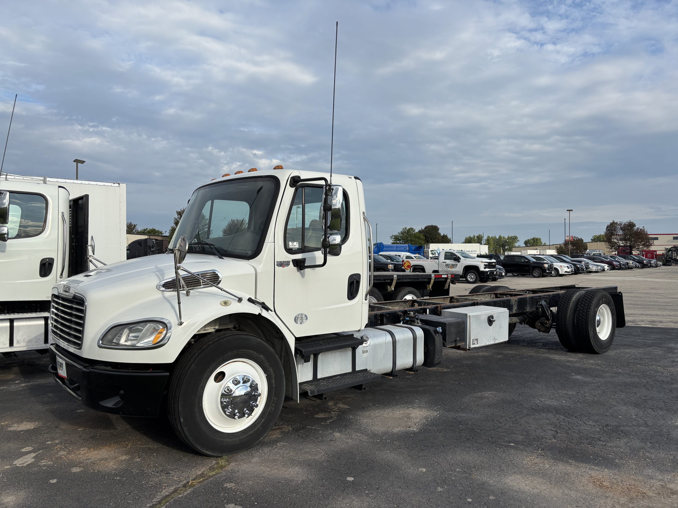 2019 Freightliner M2106 - image 1 of 6