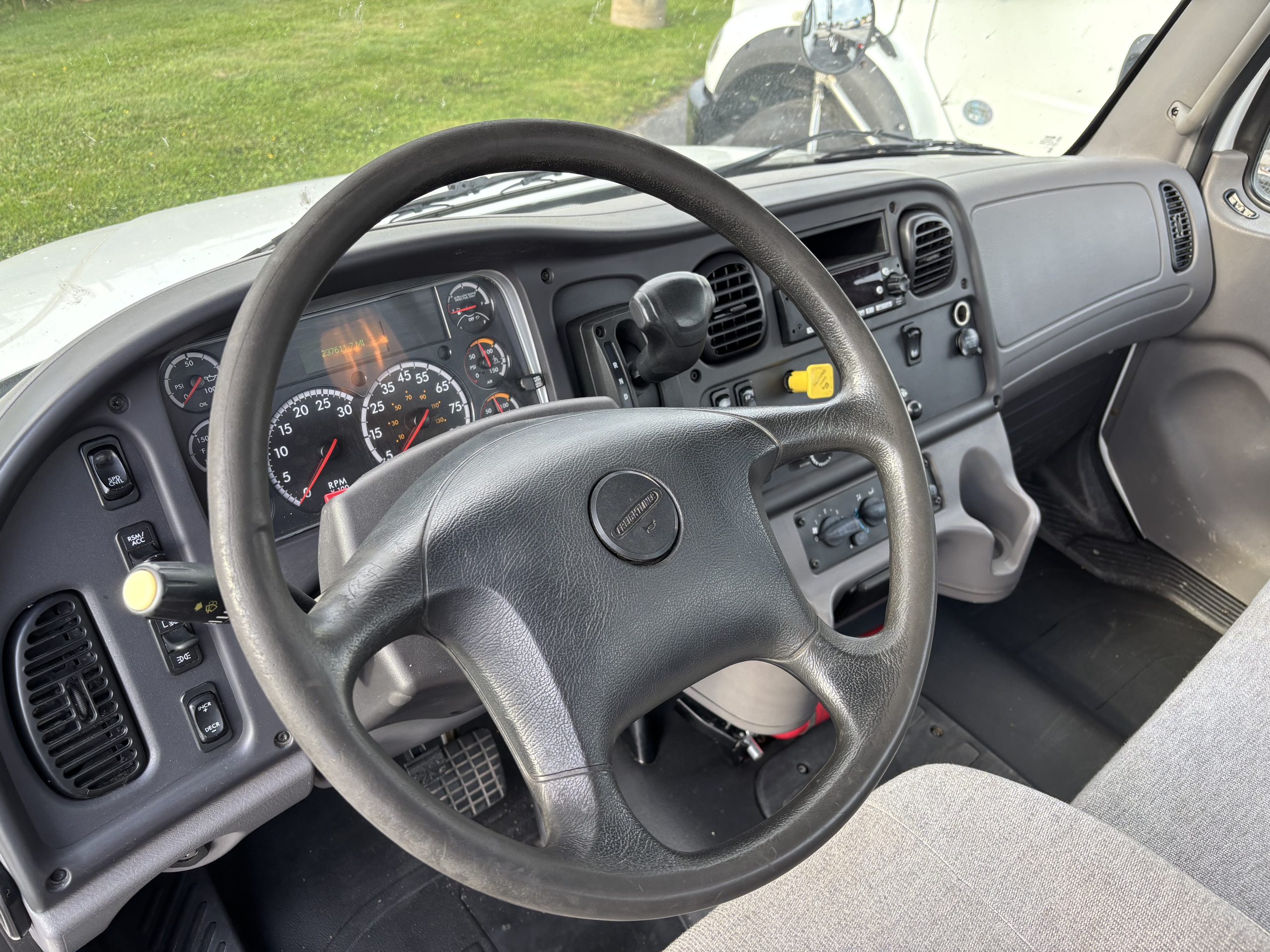 2019 Freightliner M2106 - image 3 of 6