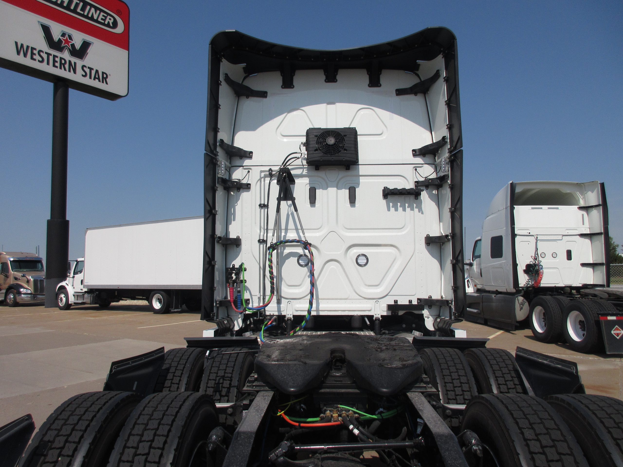 2026 Freightliner PJ126SLP - image 4 of 6