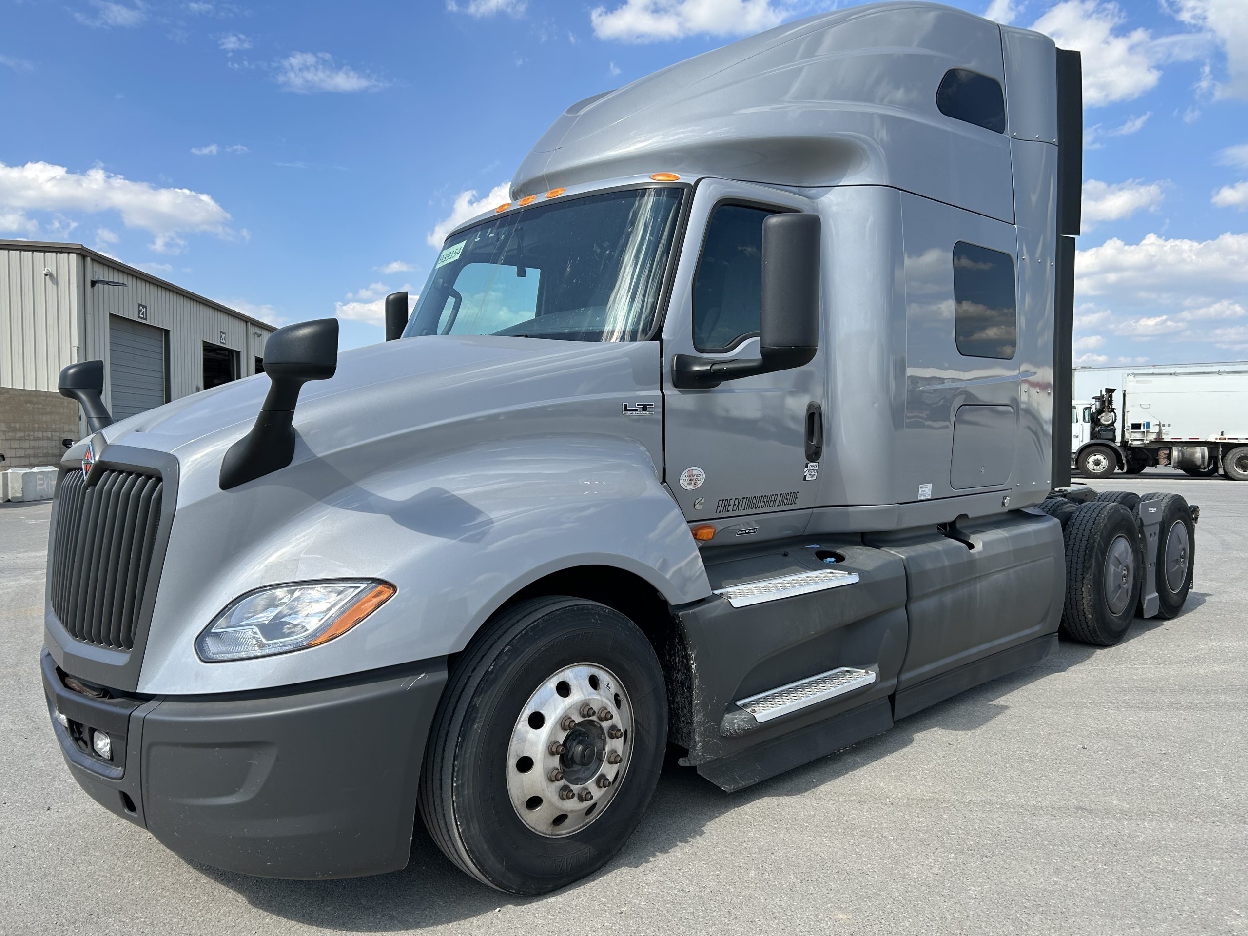 2022 International LT625 - image 1 of 6