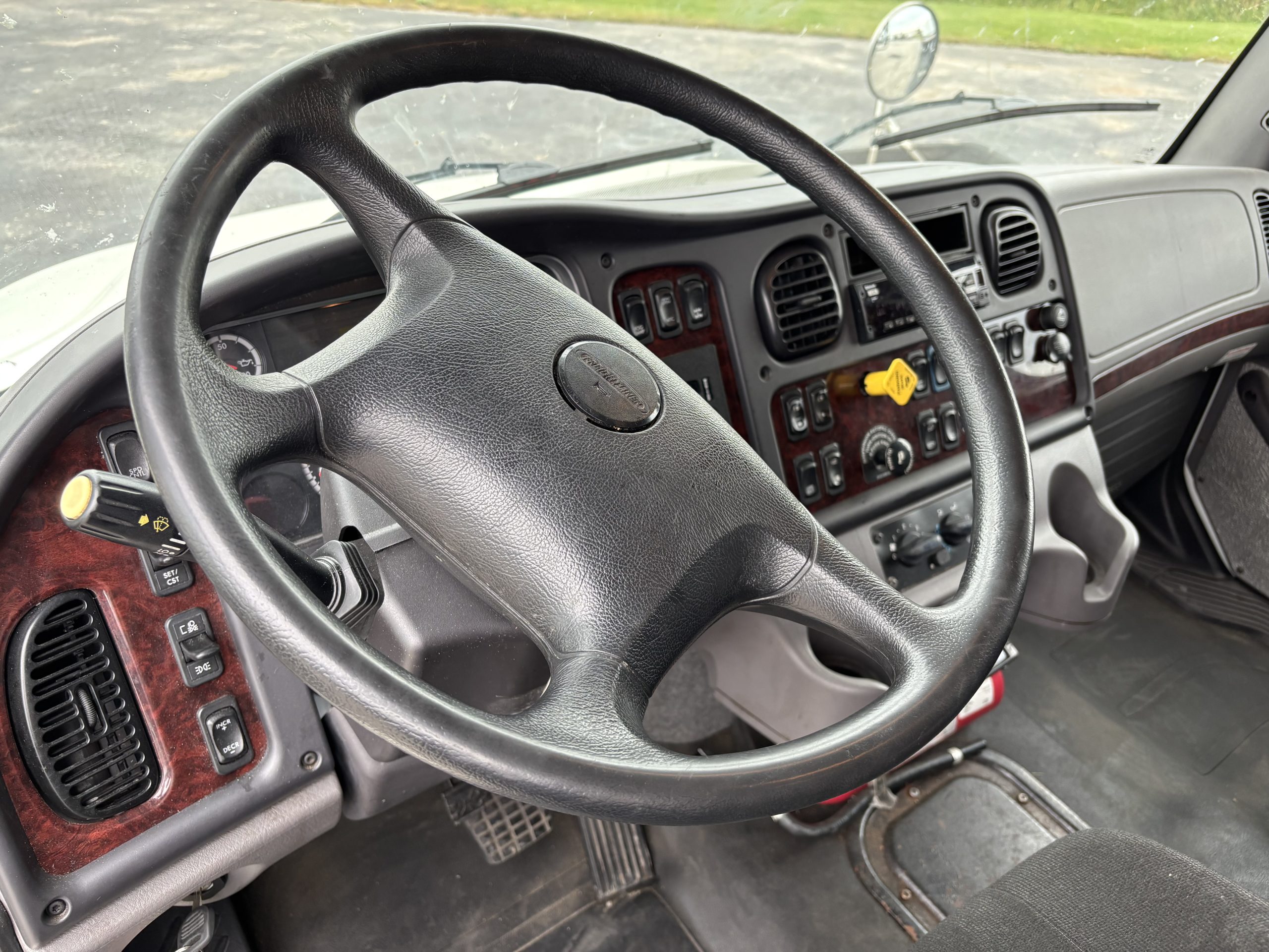 2020 Freightliner M280 - image 4 of 6