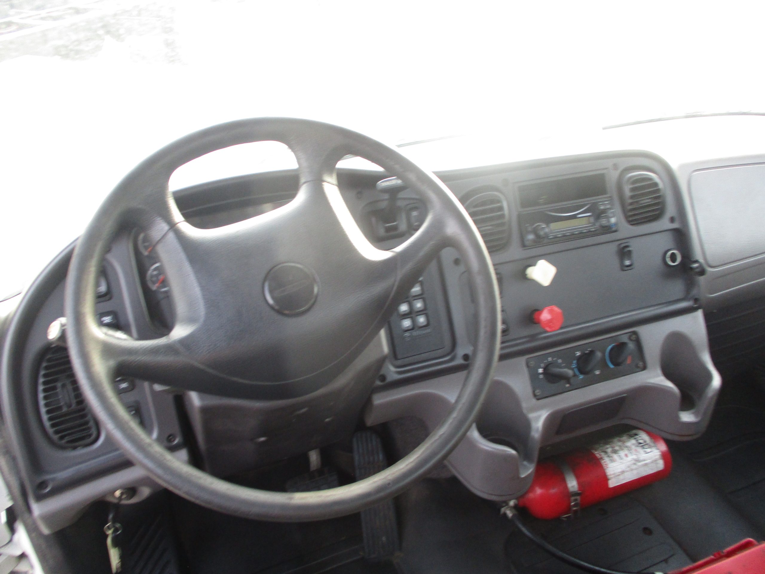 2013 Freightliner M2 106 - image 6 of 6