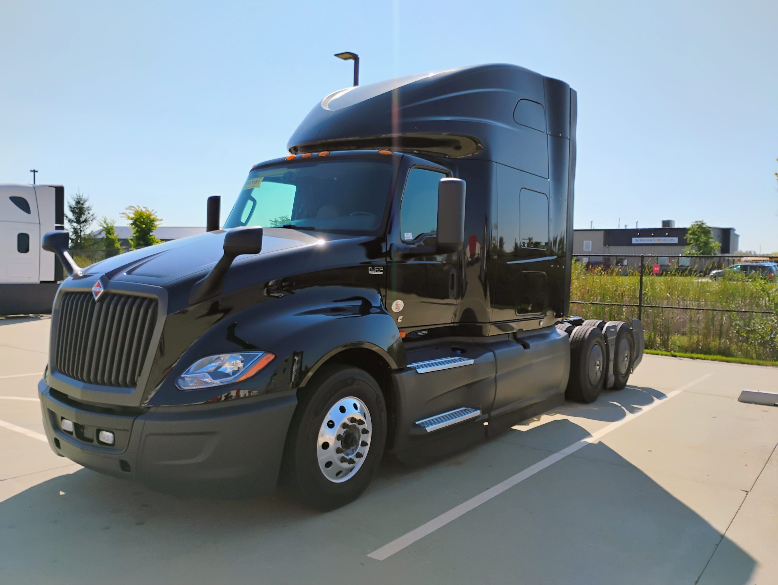 2022 International LT625 - image 1 of 6
