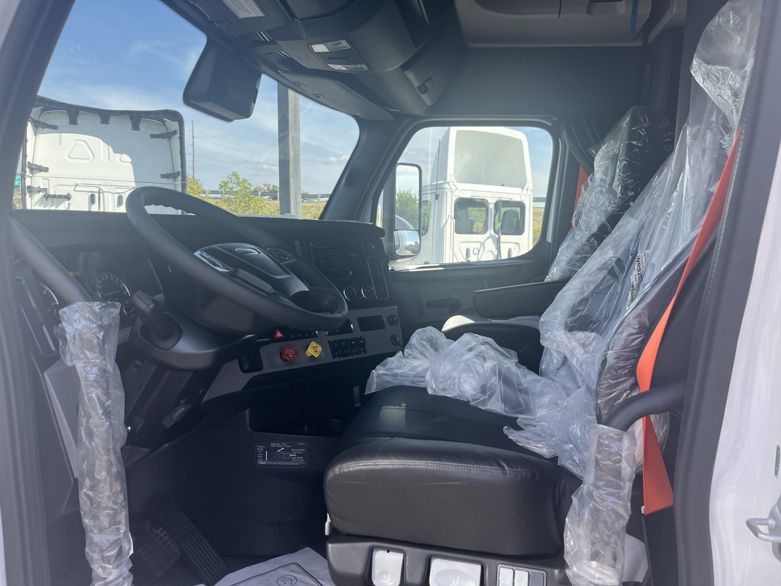 2026 Freightliner PT126SLP - image 2 of 6