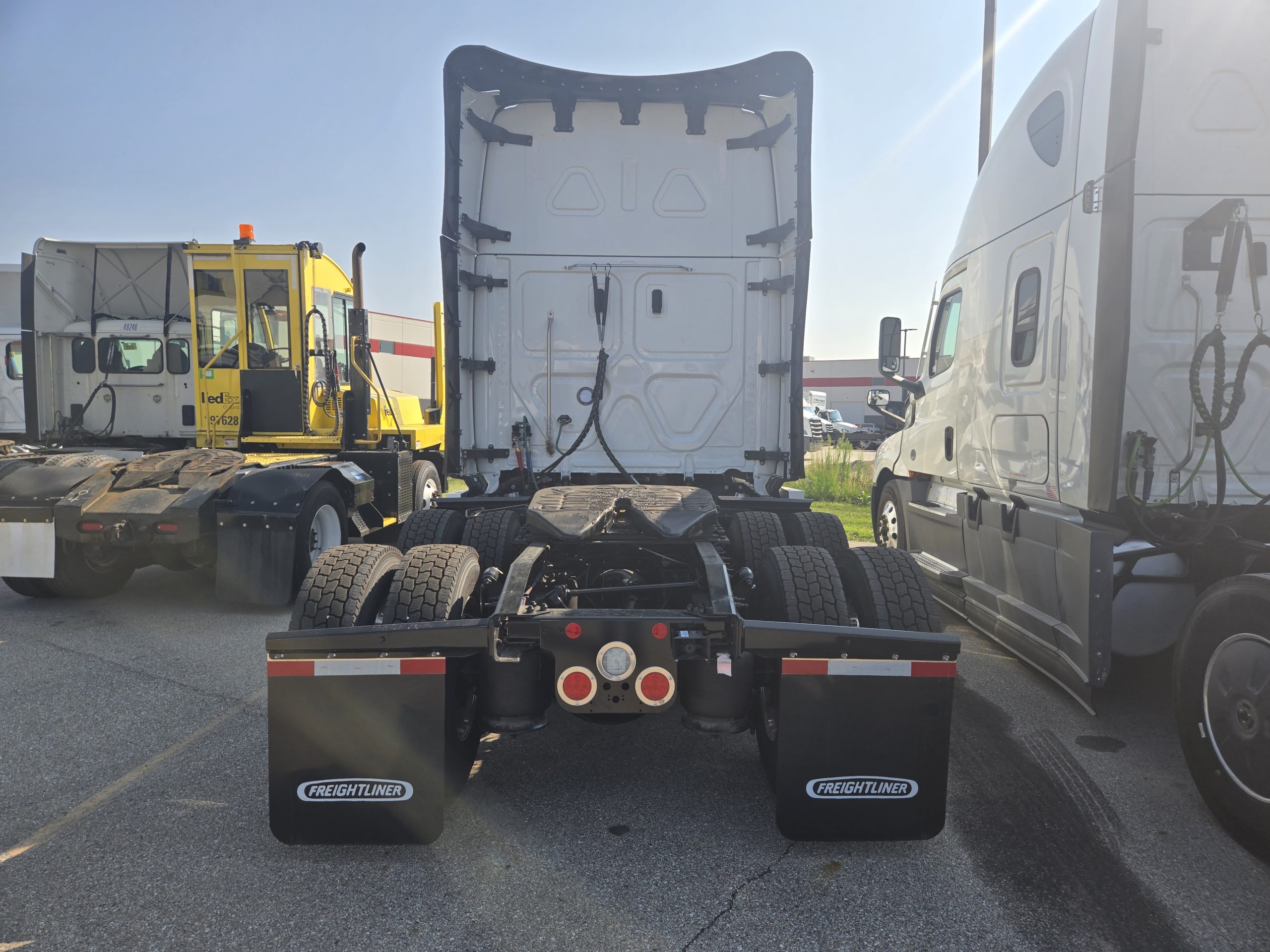 2026 Freightliner PJ126SLP - image 4 of 6