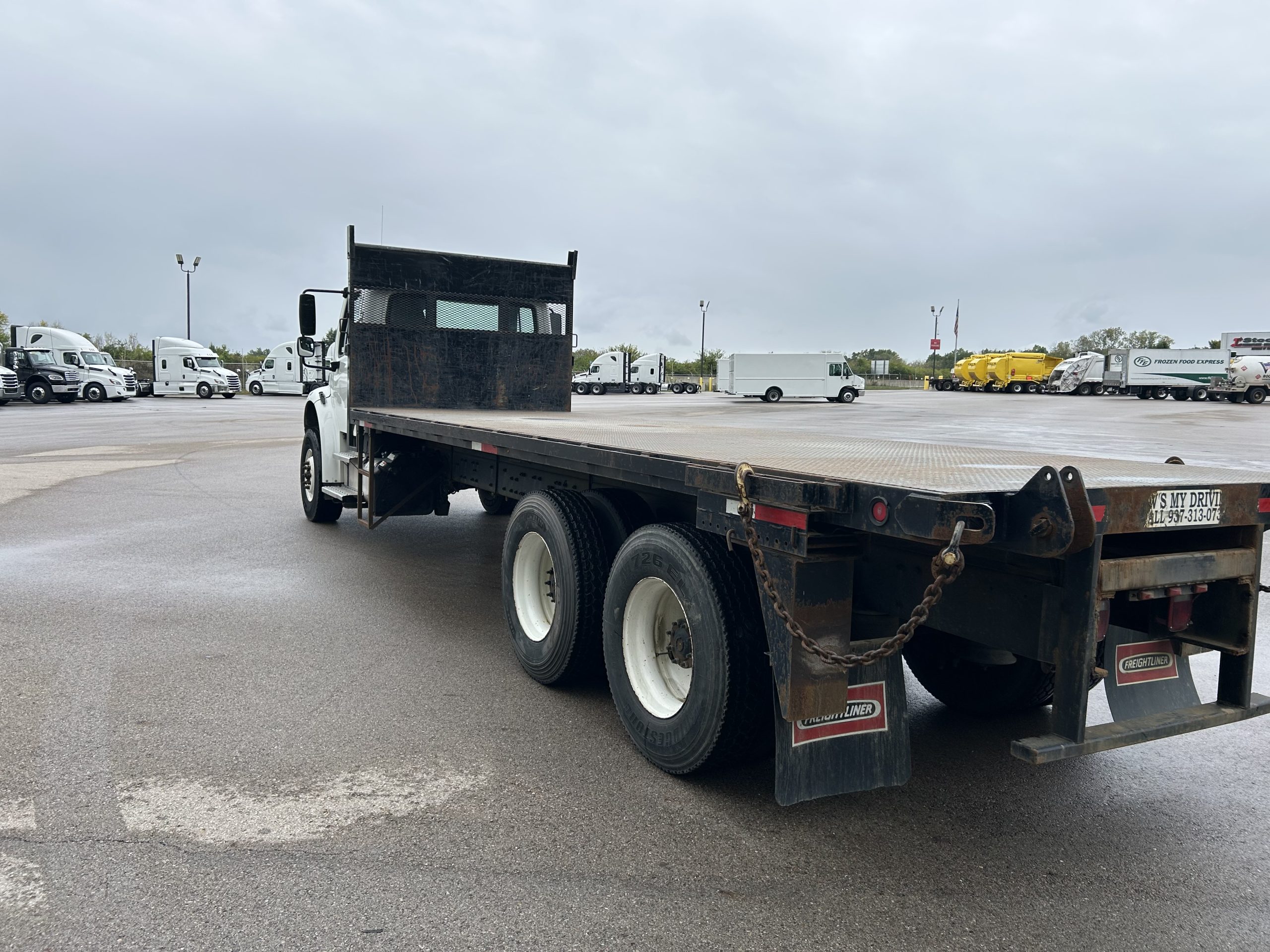 2022 Freightliner M2 106 - image 3 of 6