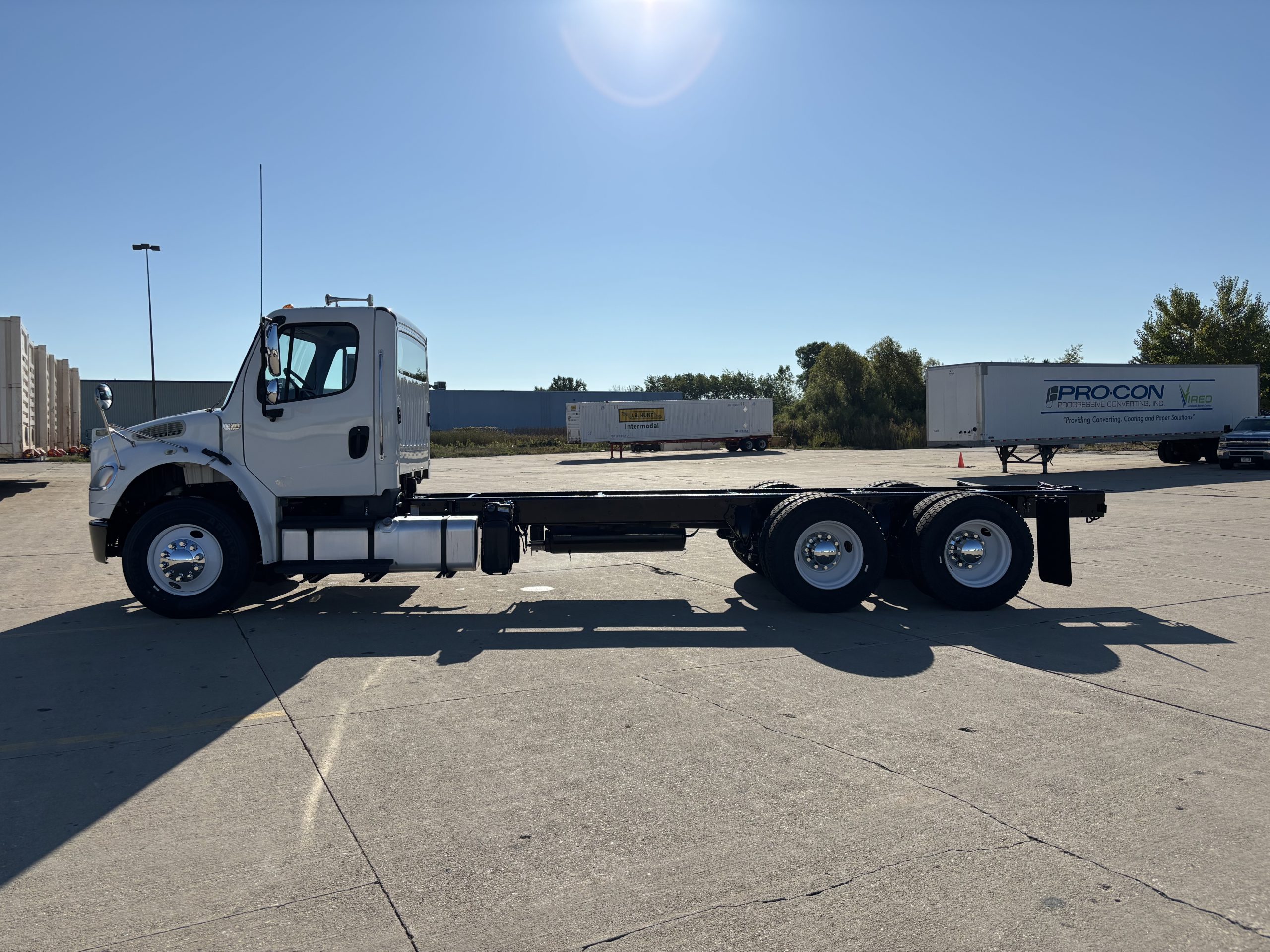 2014 Freightliner M280 - image 5 of 6