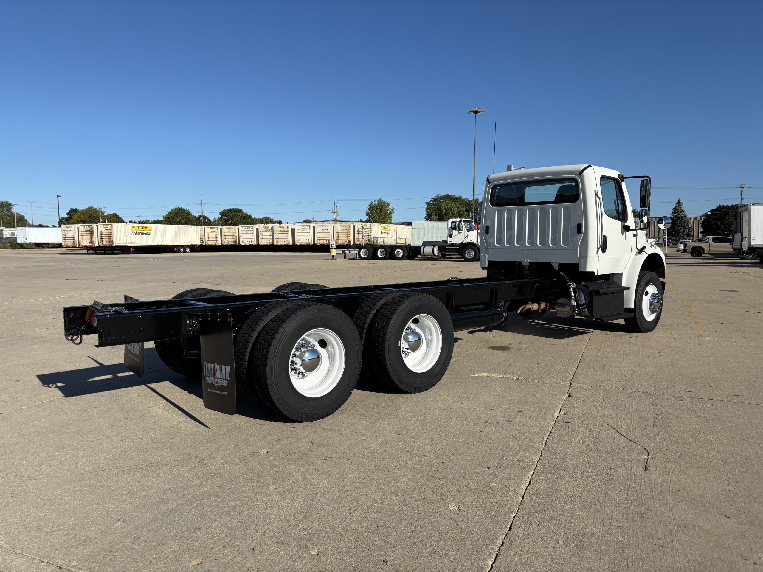 2014 Freightliner M280 - image 6 of 6
