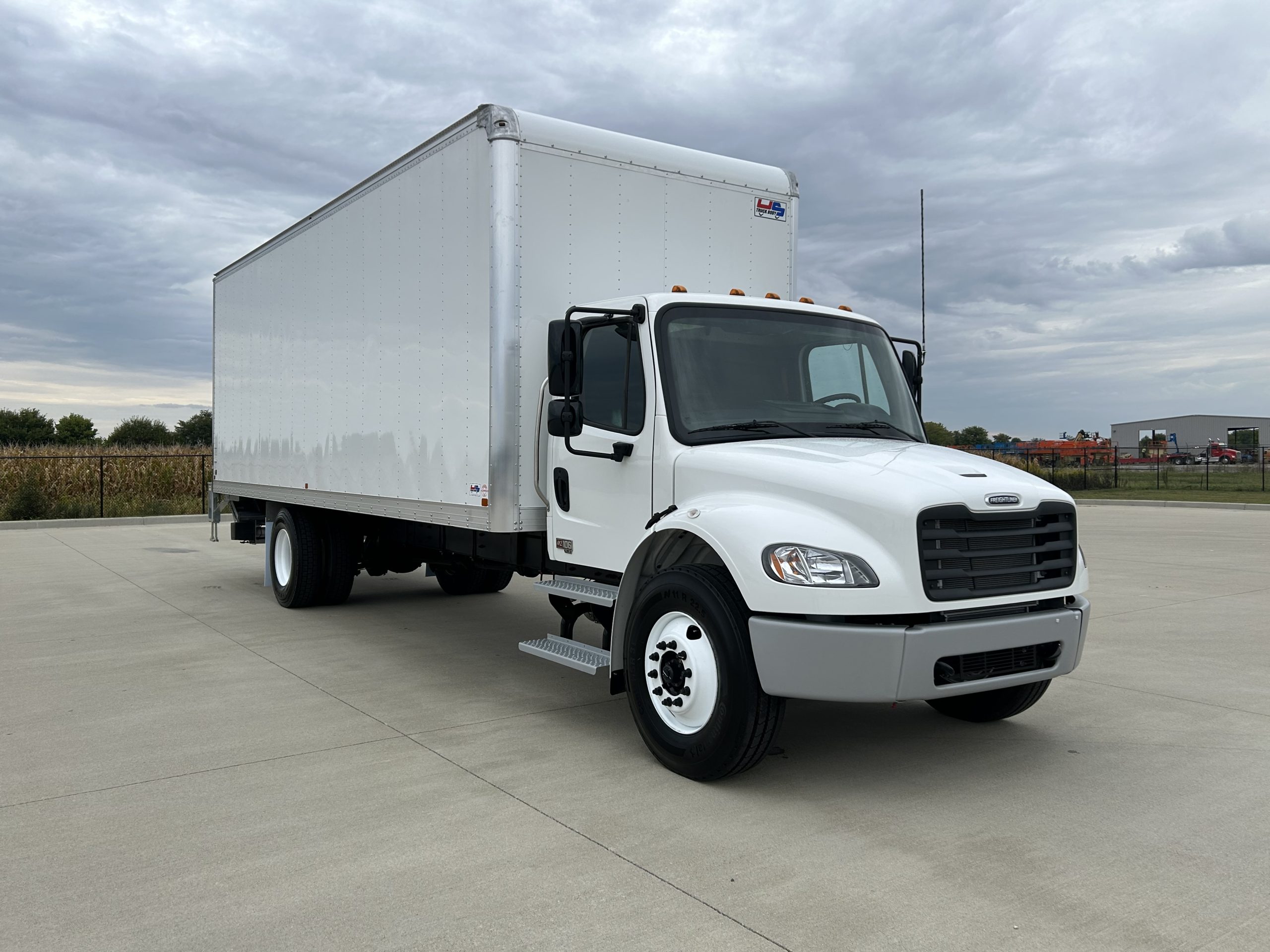 2026 Freightliner M2 106+ - image 3 of 6