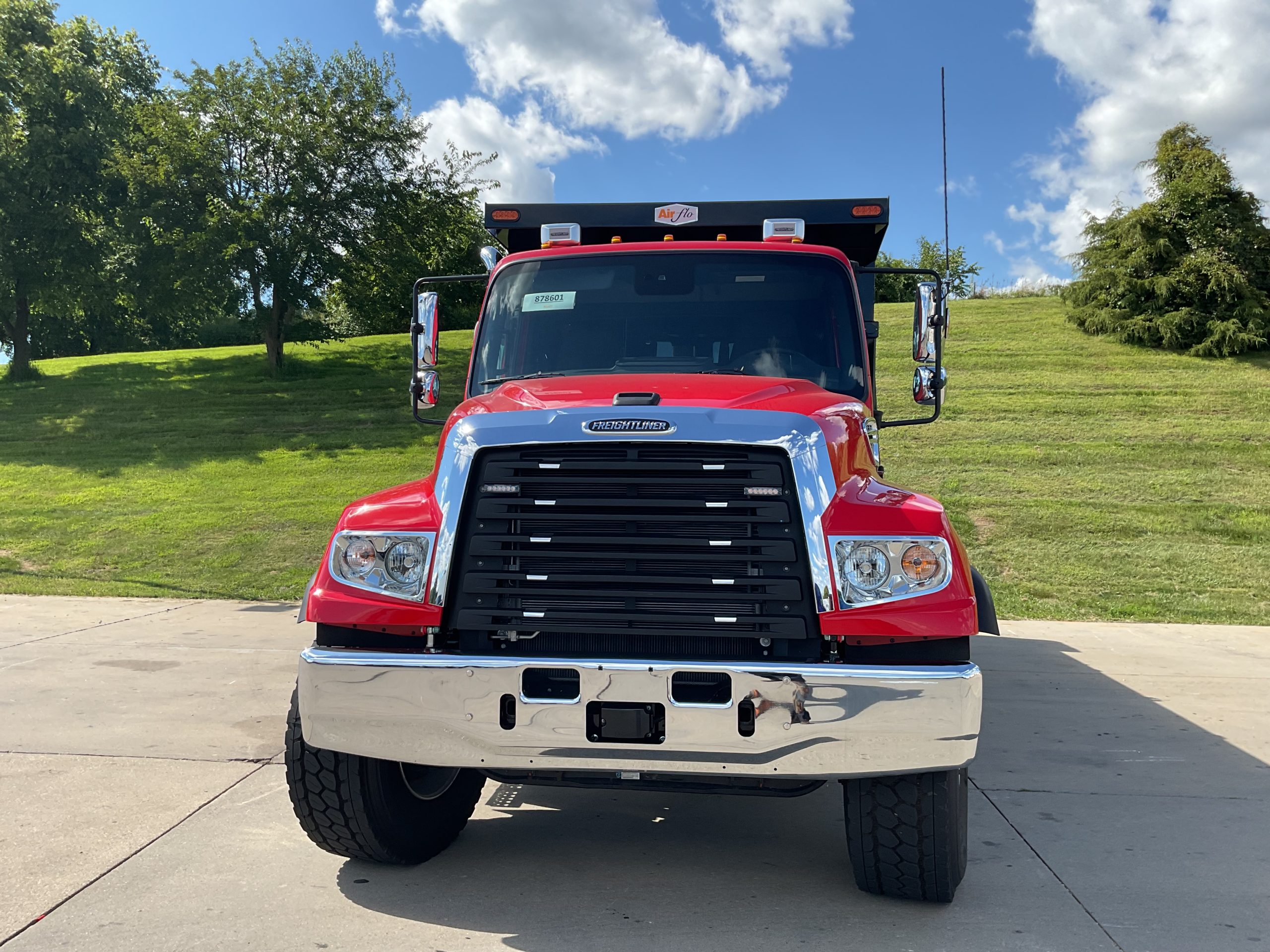 2026 Freightliner 114SD - image 2 of 6