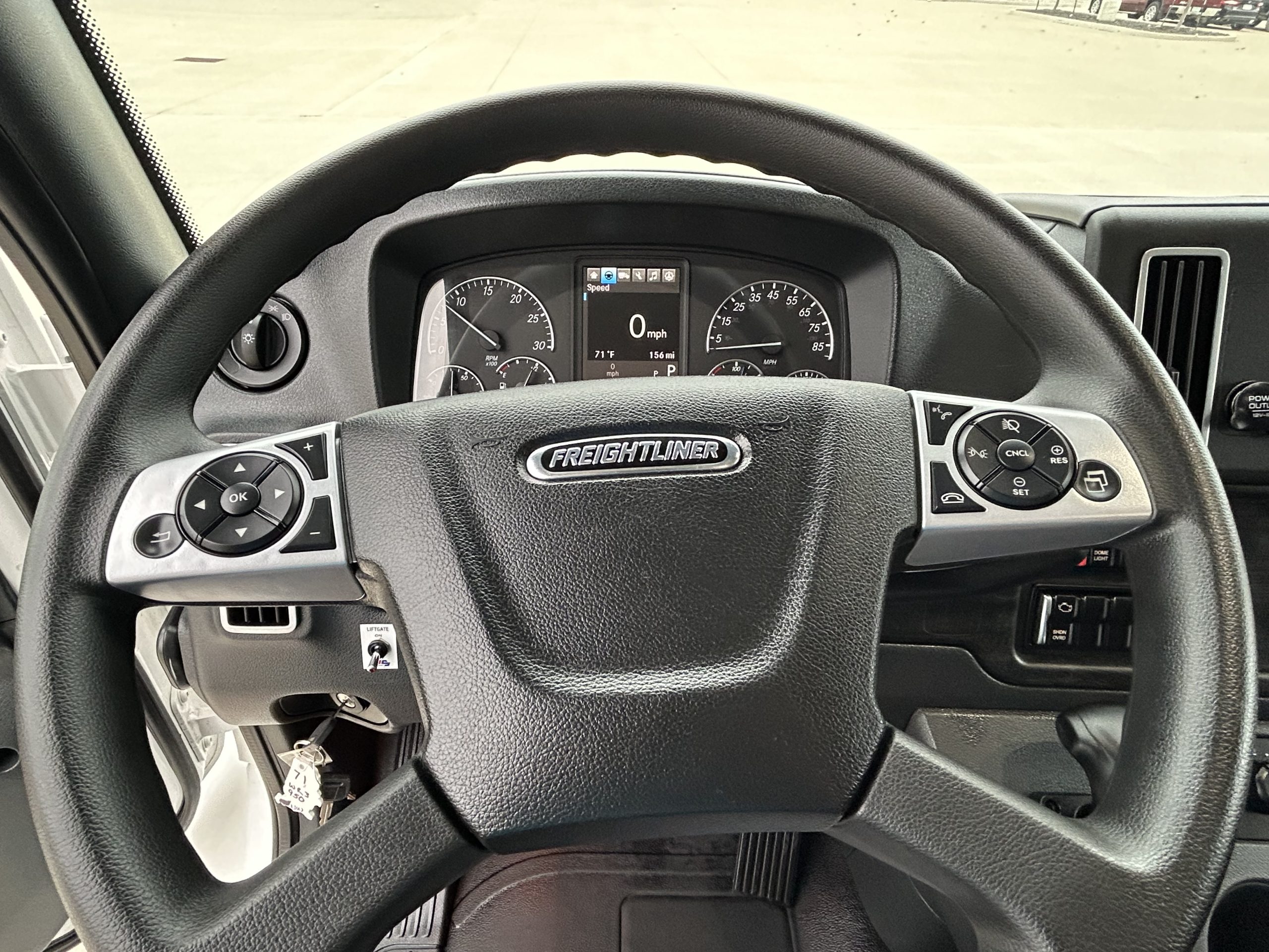 2026 Freightliner M2 106+ - image 5 of 6