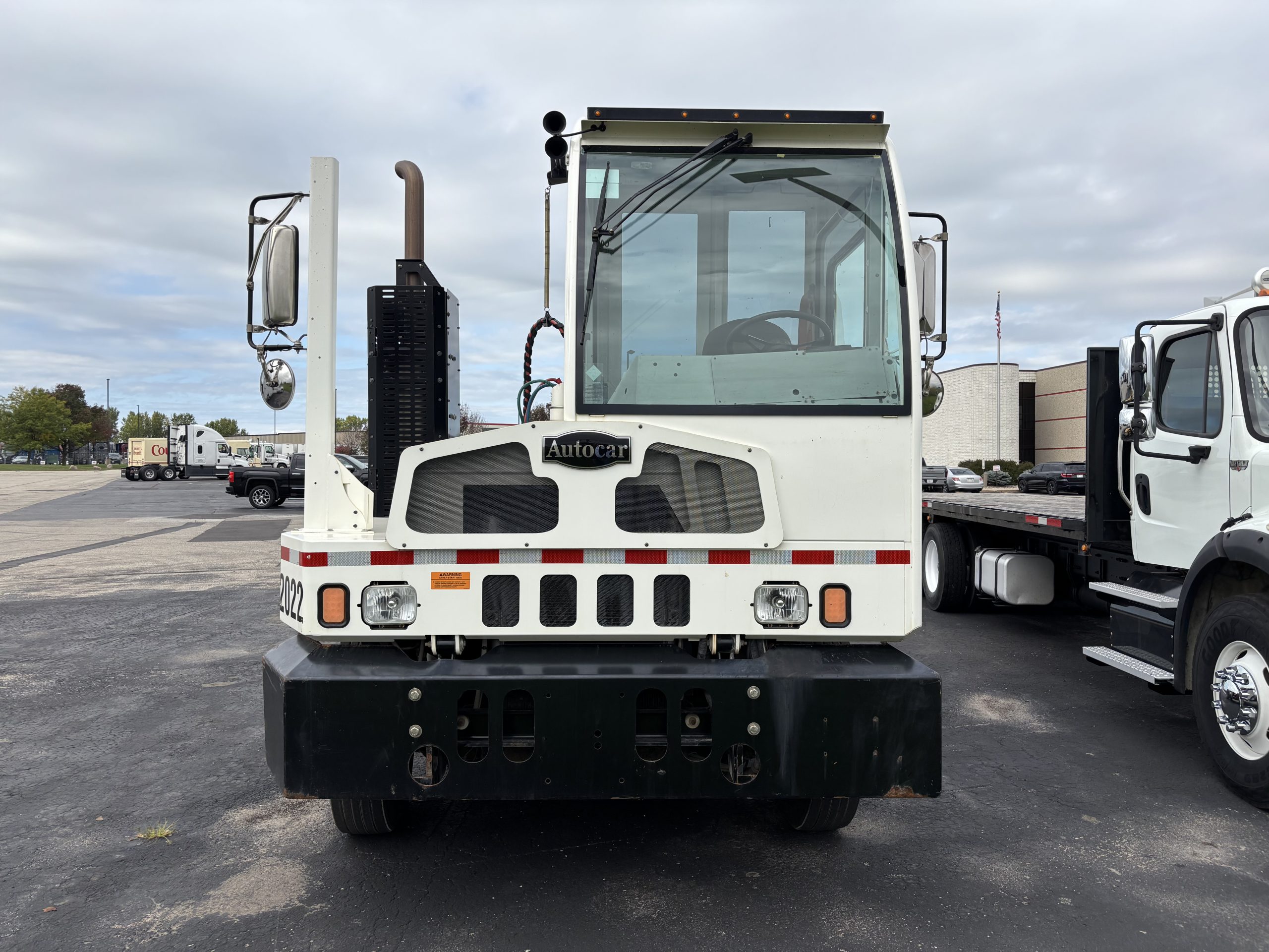 2022 Autocar ACTT42 - image 2 of 6