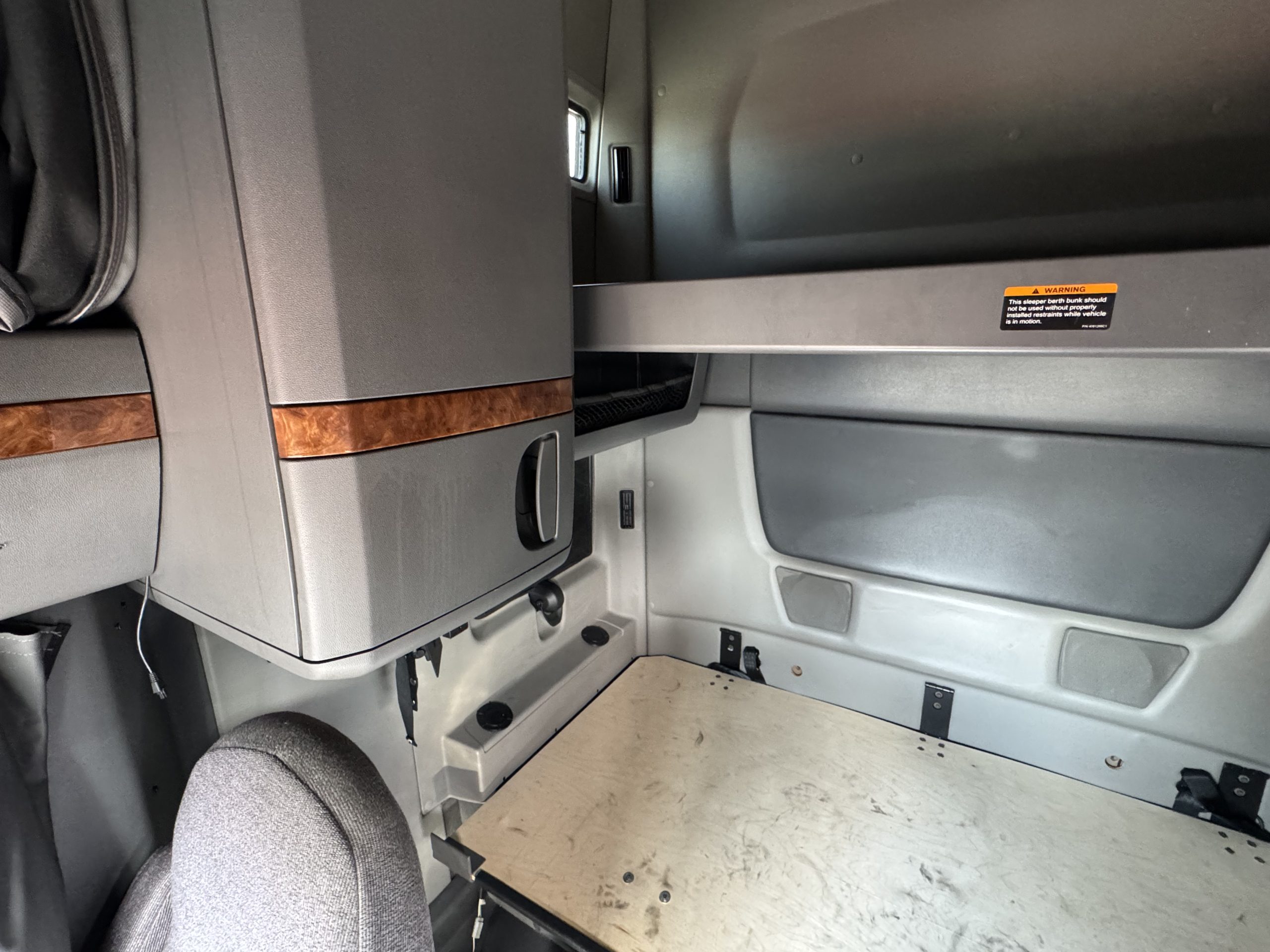2022 International LT625 - image 1 of 6