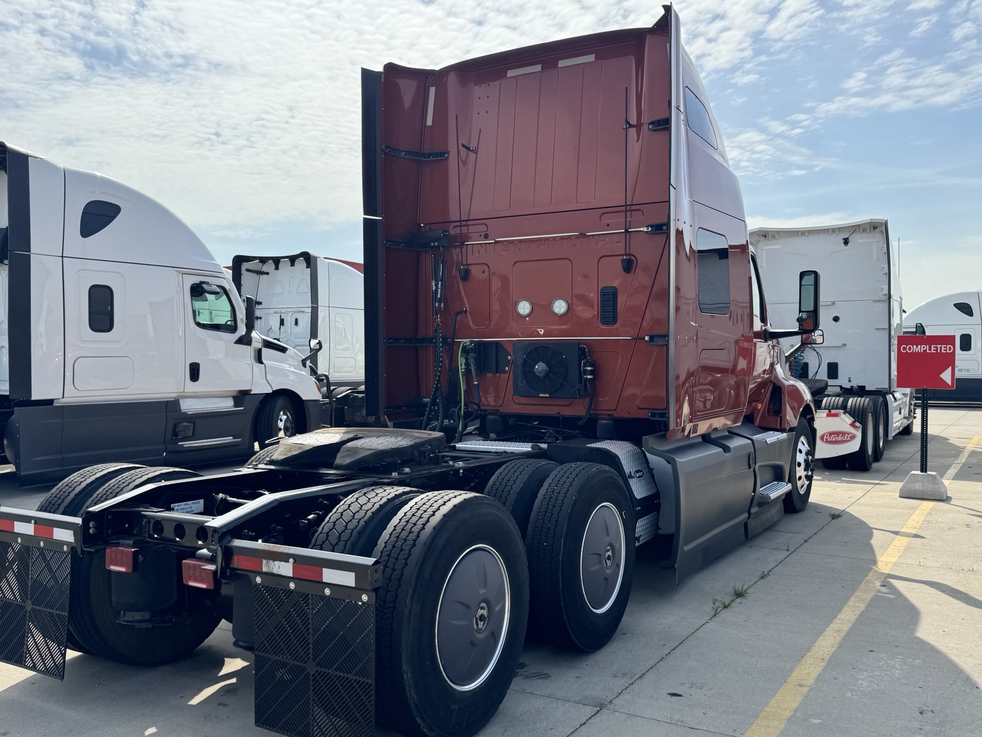 2022 International LT625 - image 2 of 6