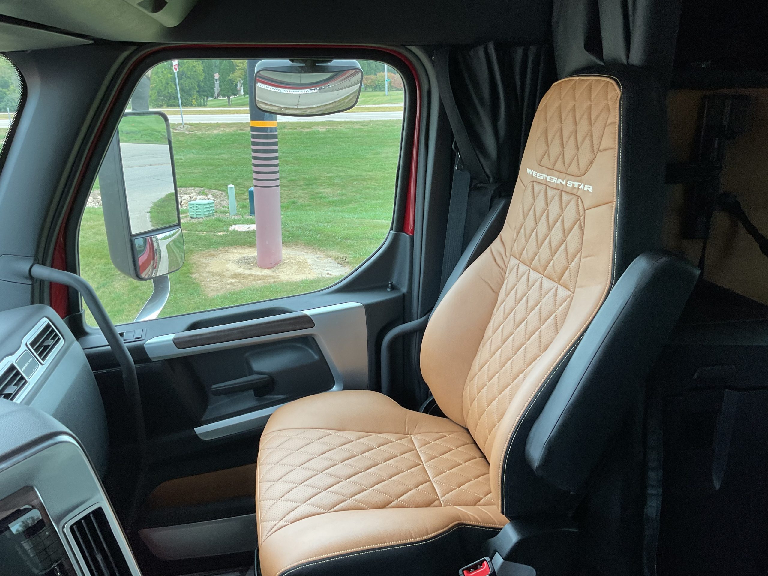 2025 Western Star 49X 2025 Western Star 49X - image 5 of 6