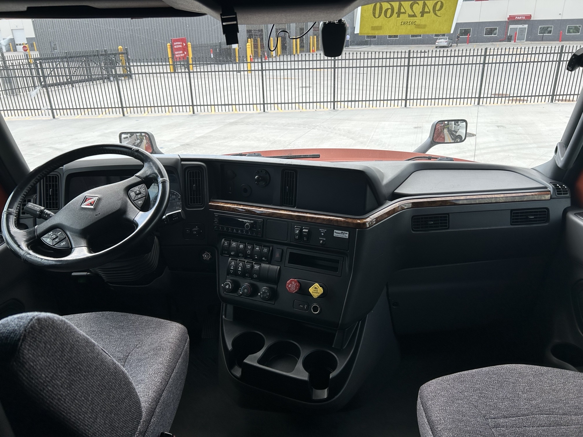 2022 International LT625 2022 International LT625 - image 5 of 6