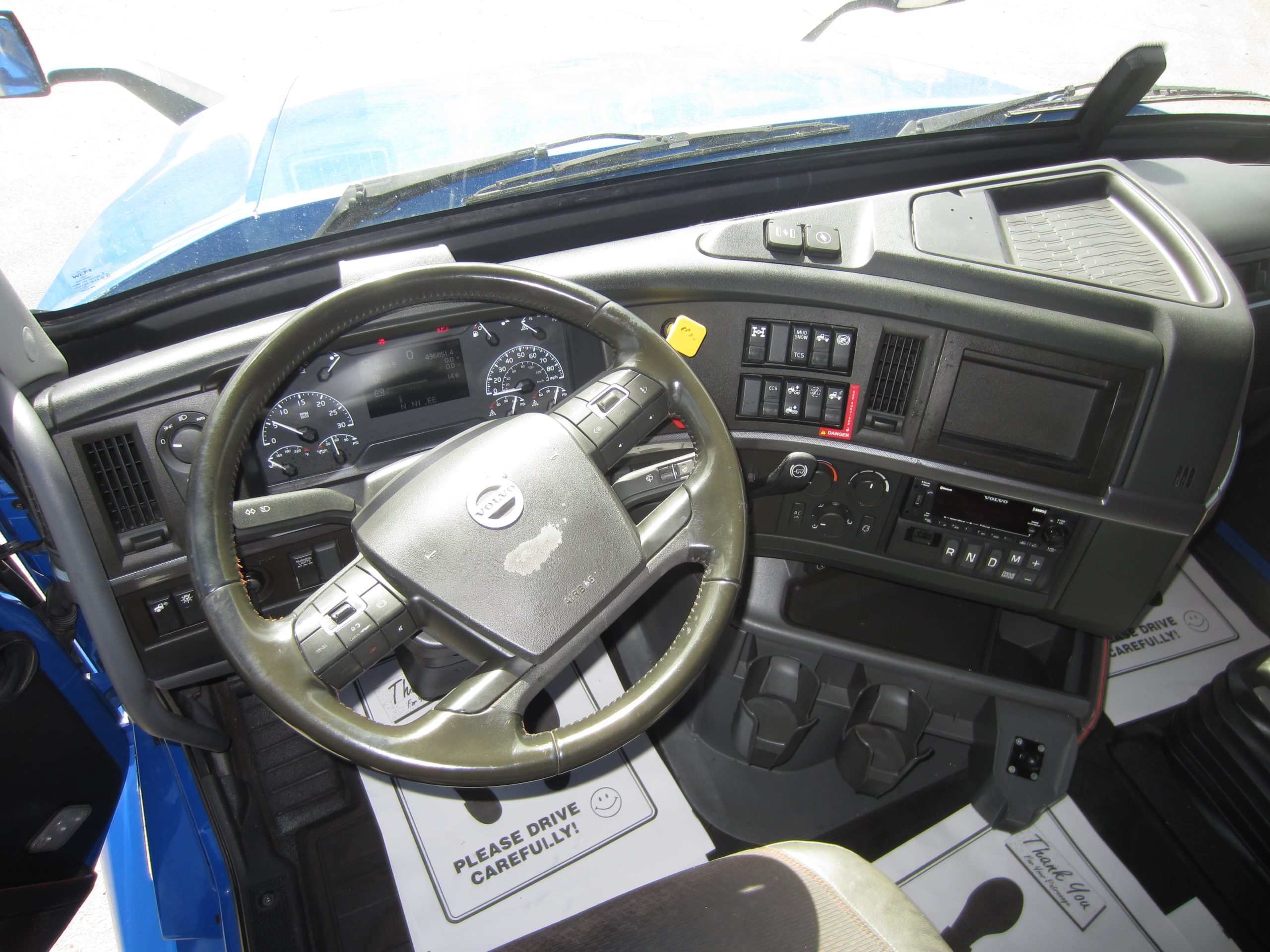 2022 Volvo VNL860 - image 5 of 6
