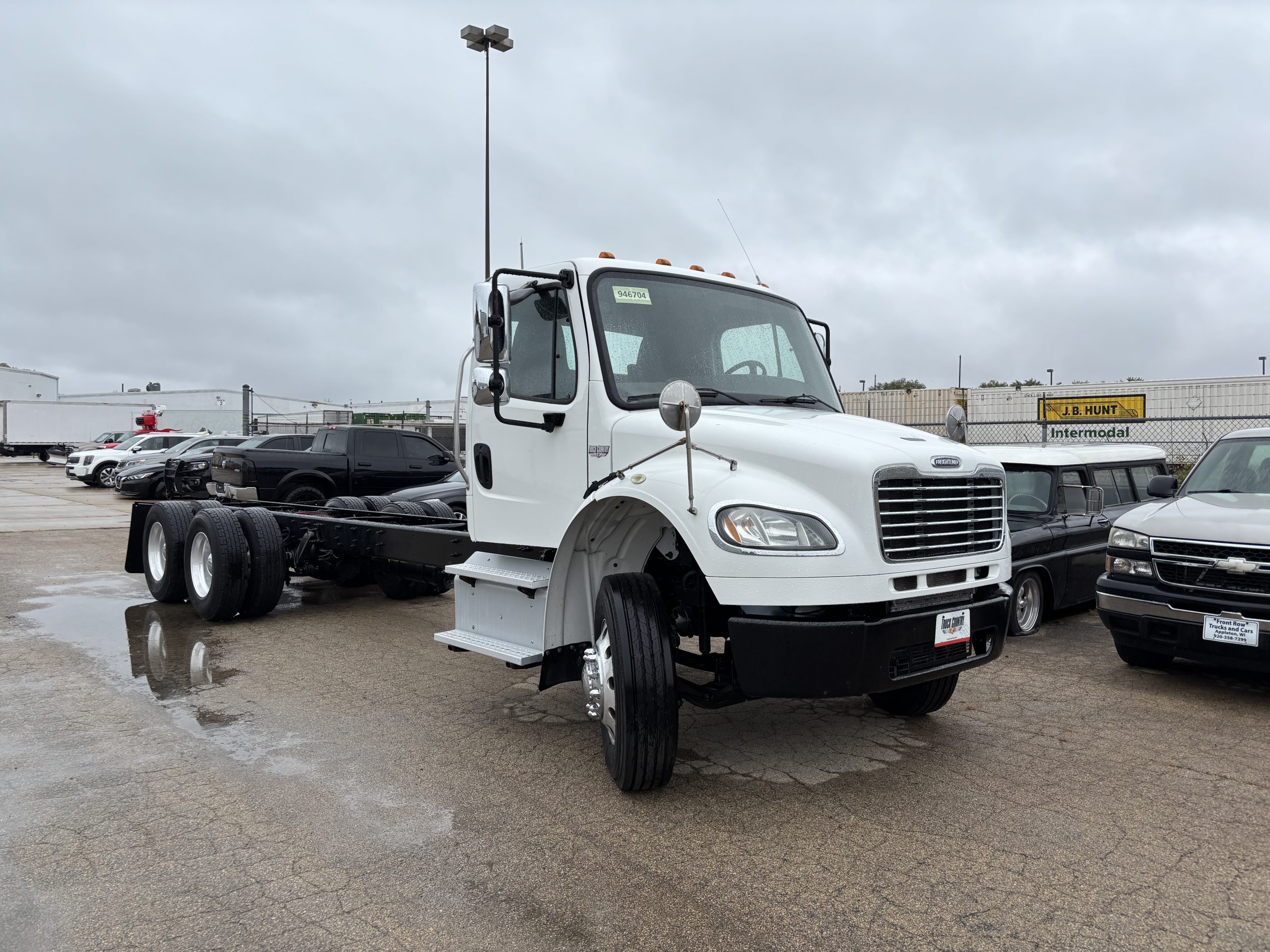 2018 Freightliner M280 - image 3 of 6