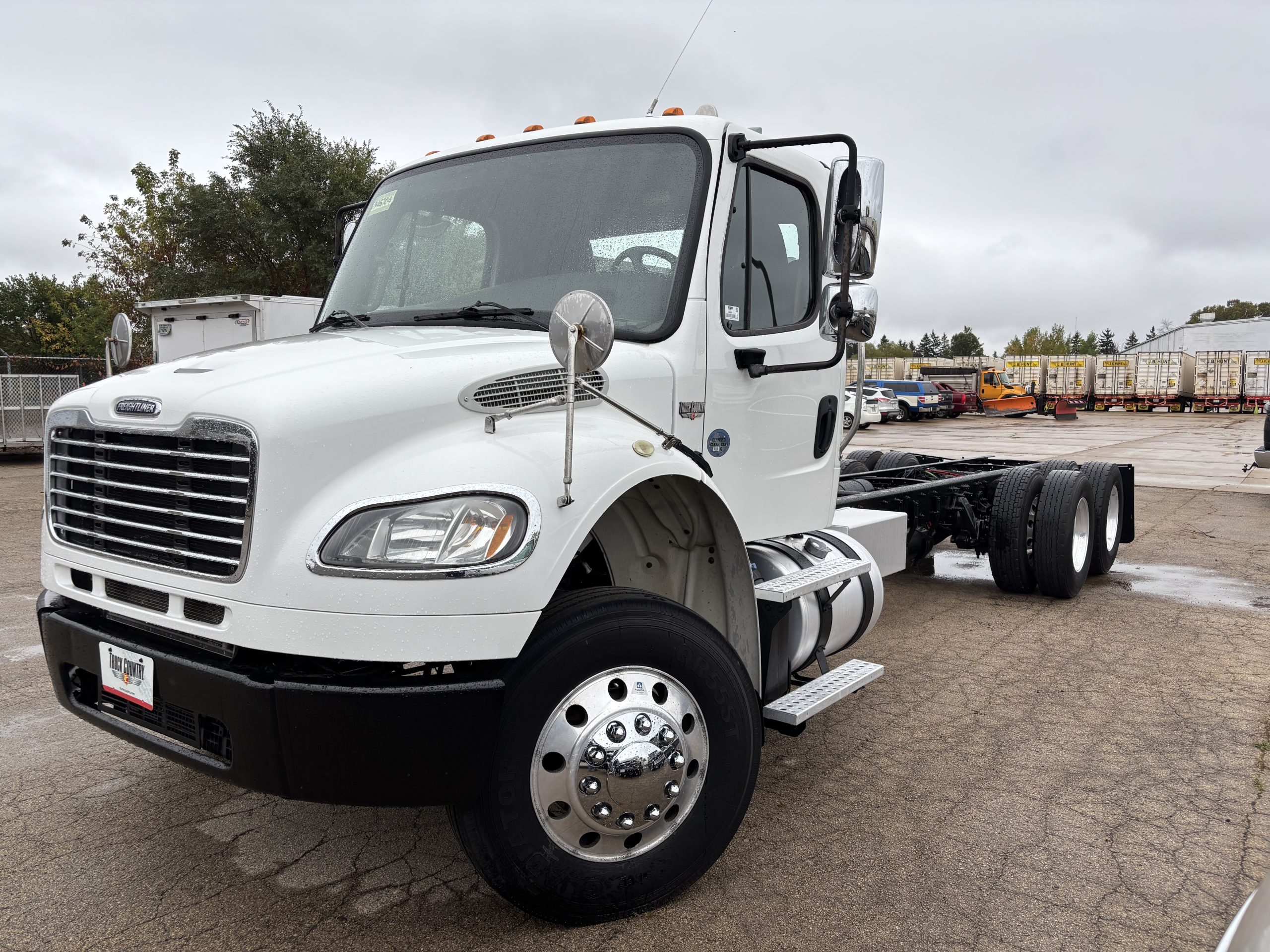 2018 Freightliner M280 - image 1 of 6