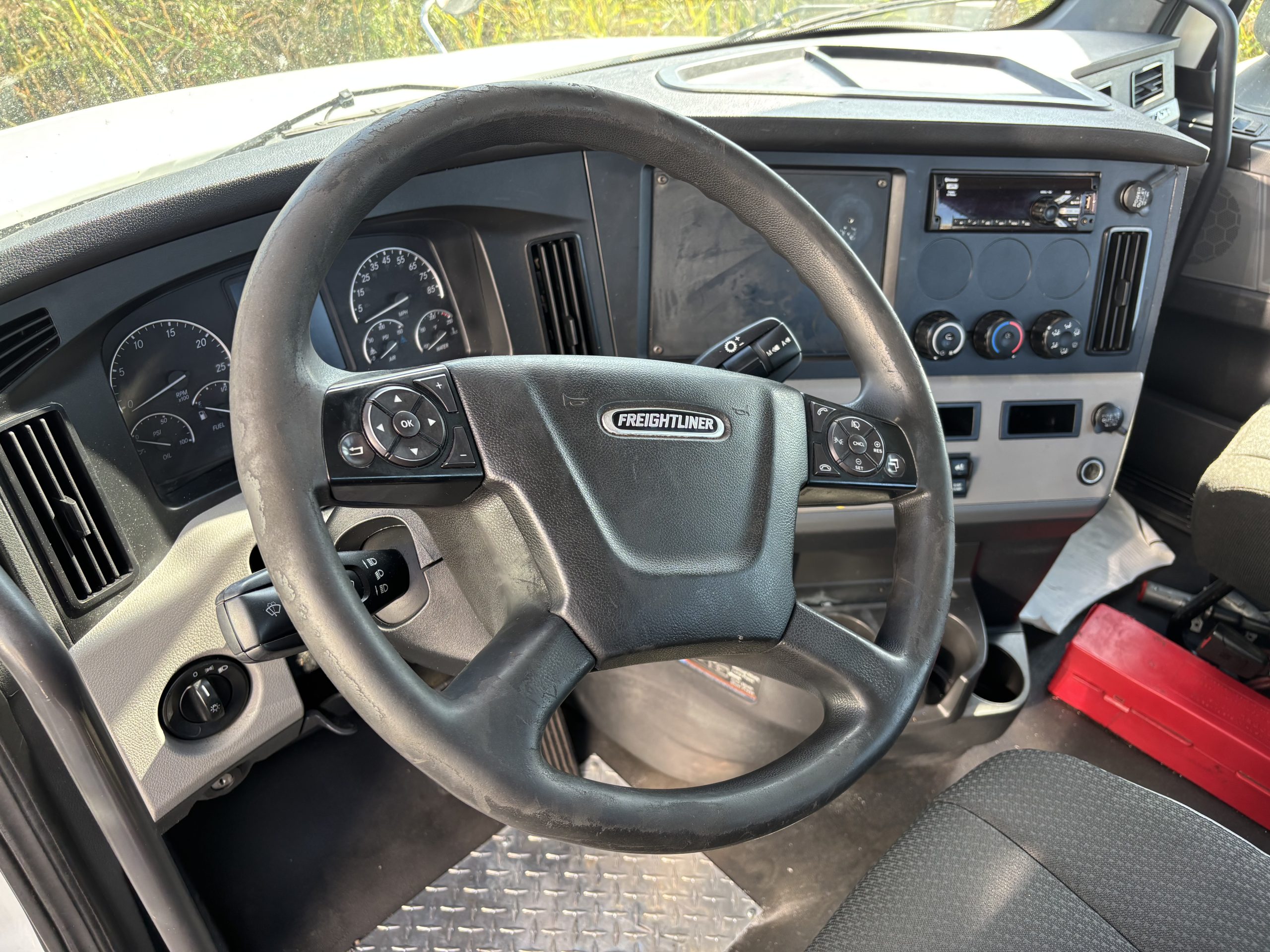 2020 Freightliner PT126 - image 4 of 6