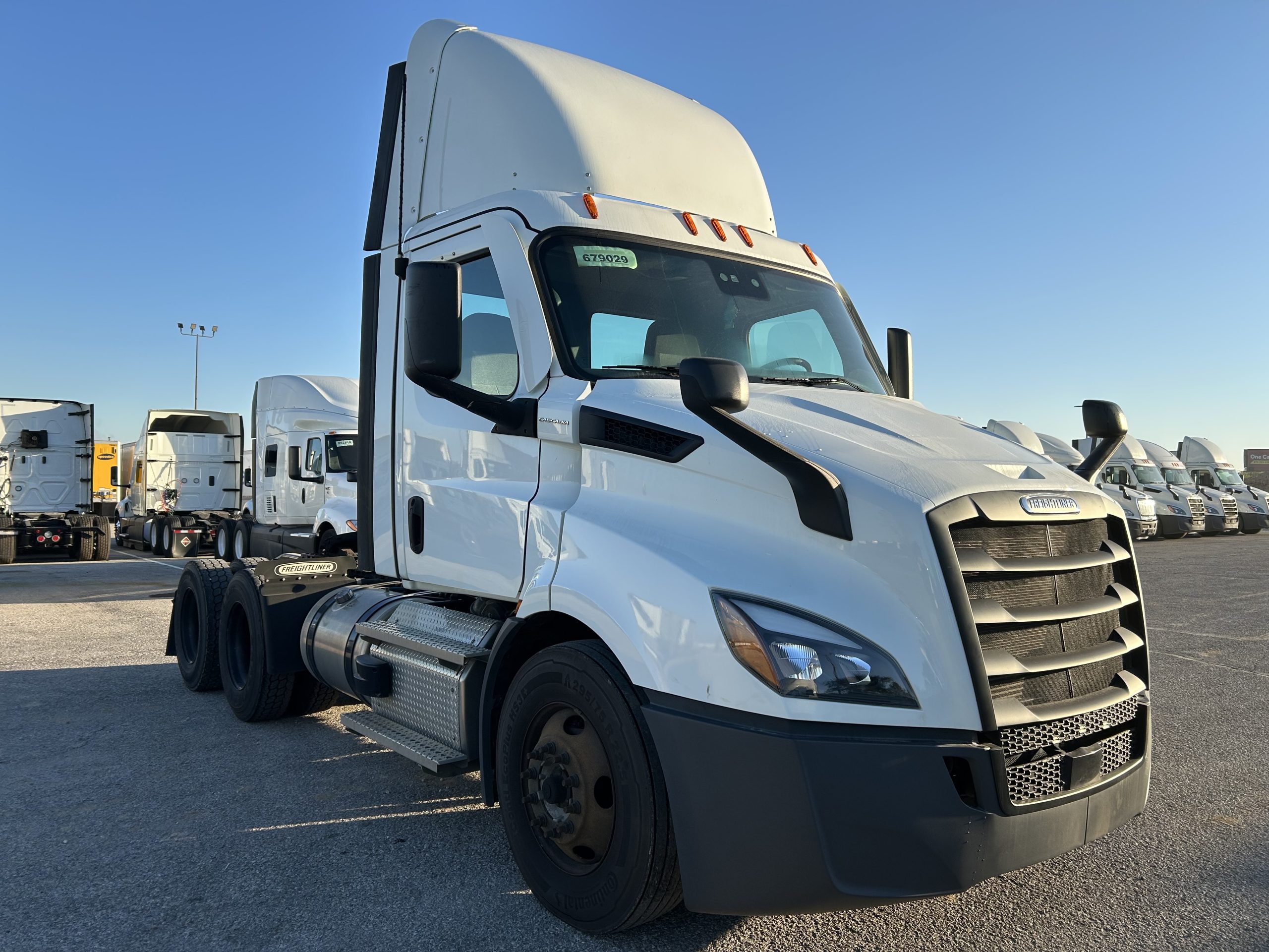 2021 Freightliner PE116 - image 2 of 6