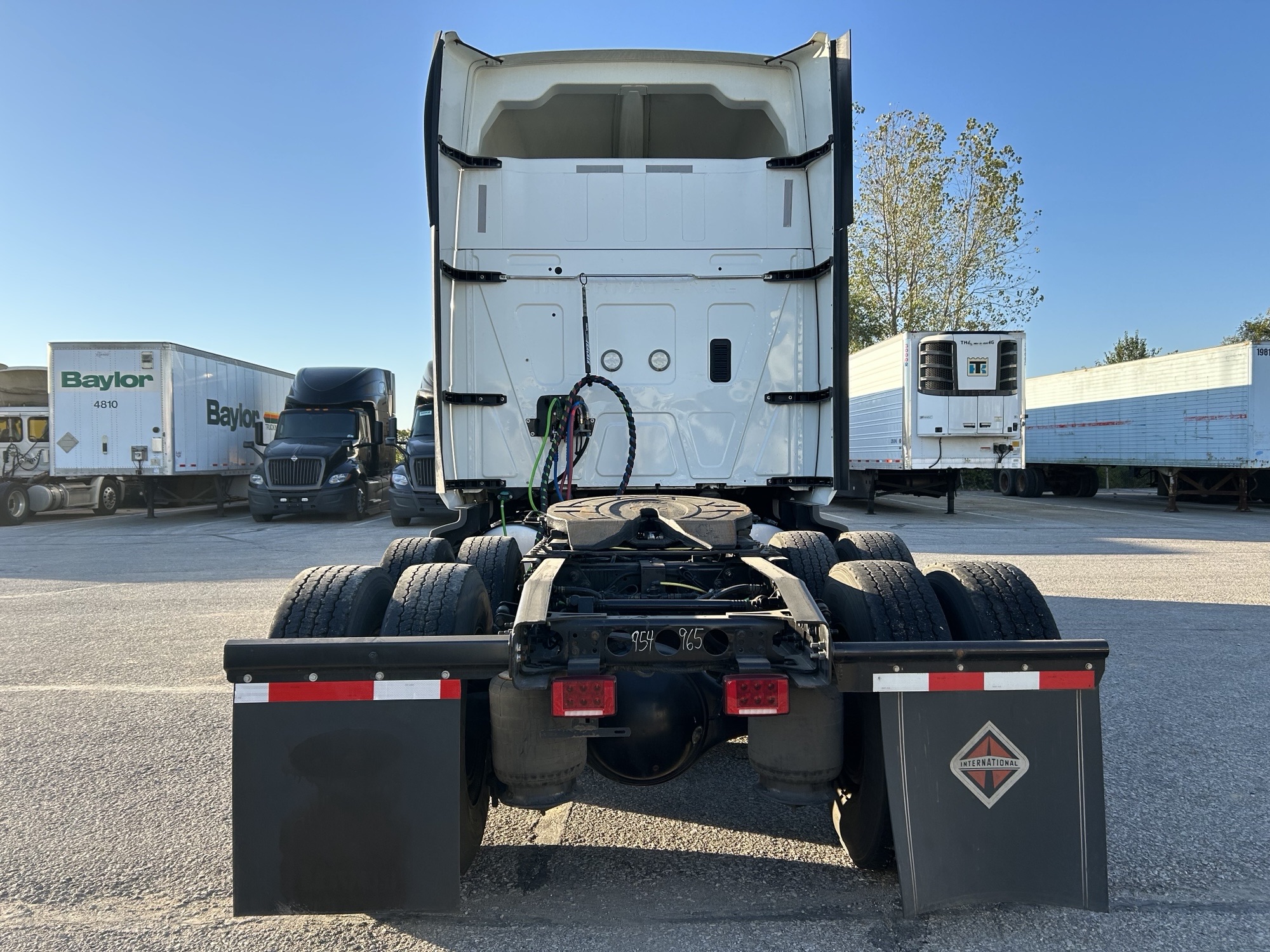 2022 International LT625 2022 International LT625 - image 4 of 6