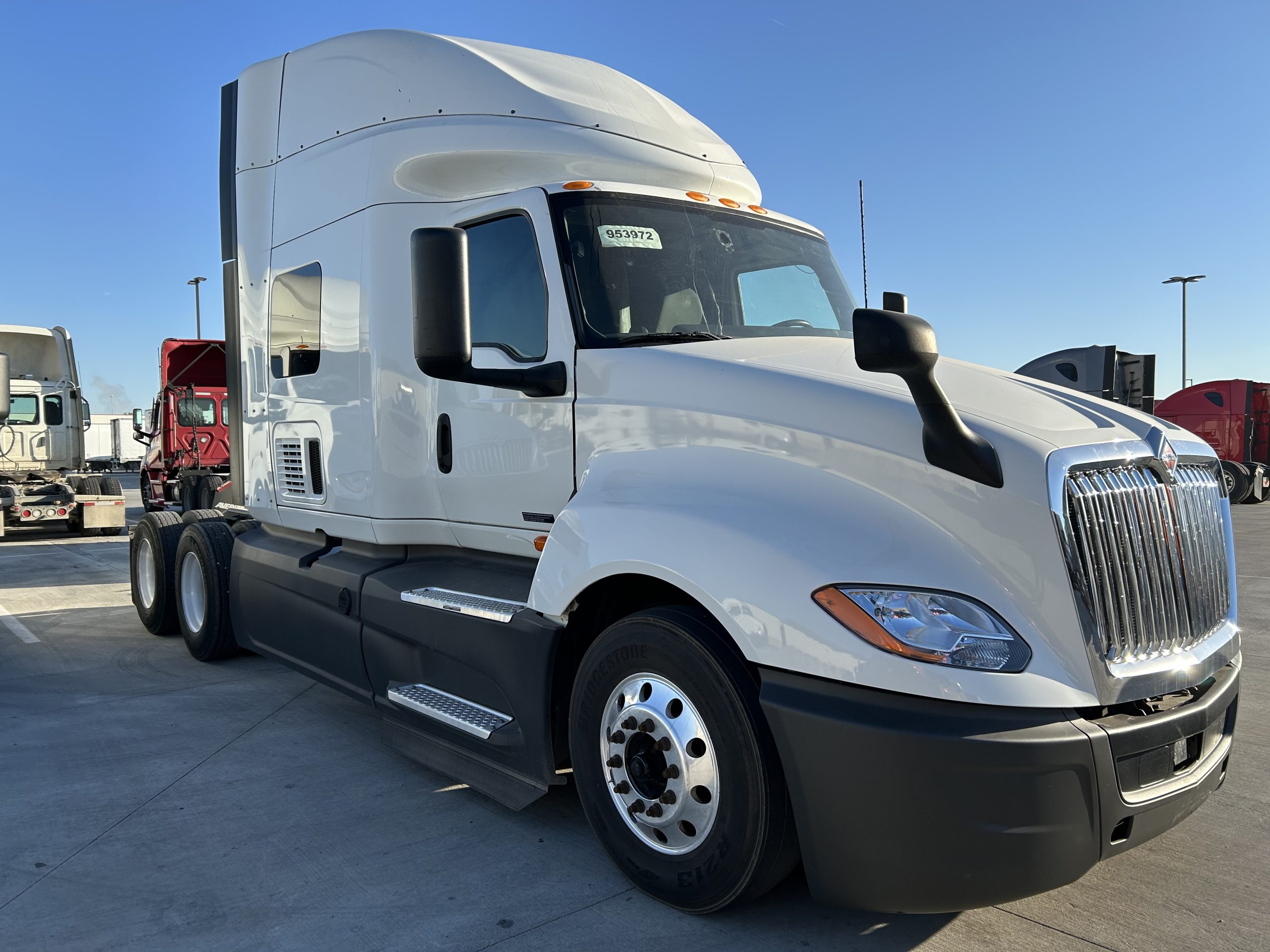 2022 International LT625 2022 International LT625 - image 2 of 6