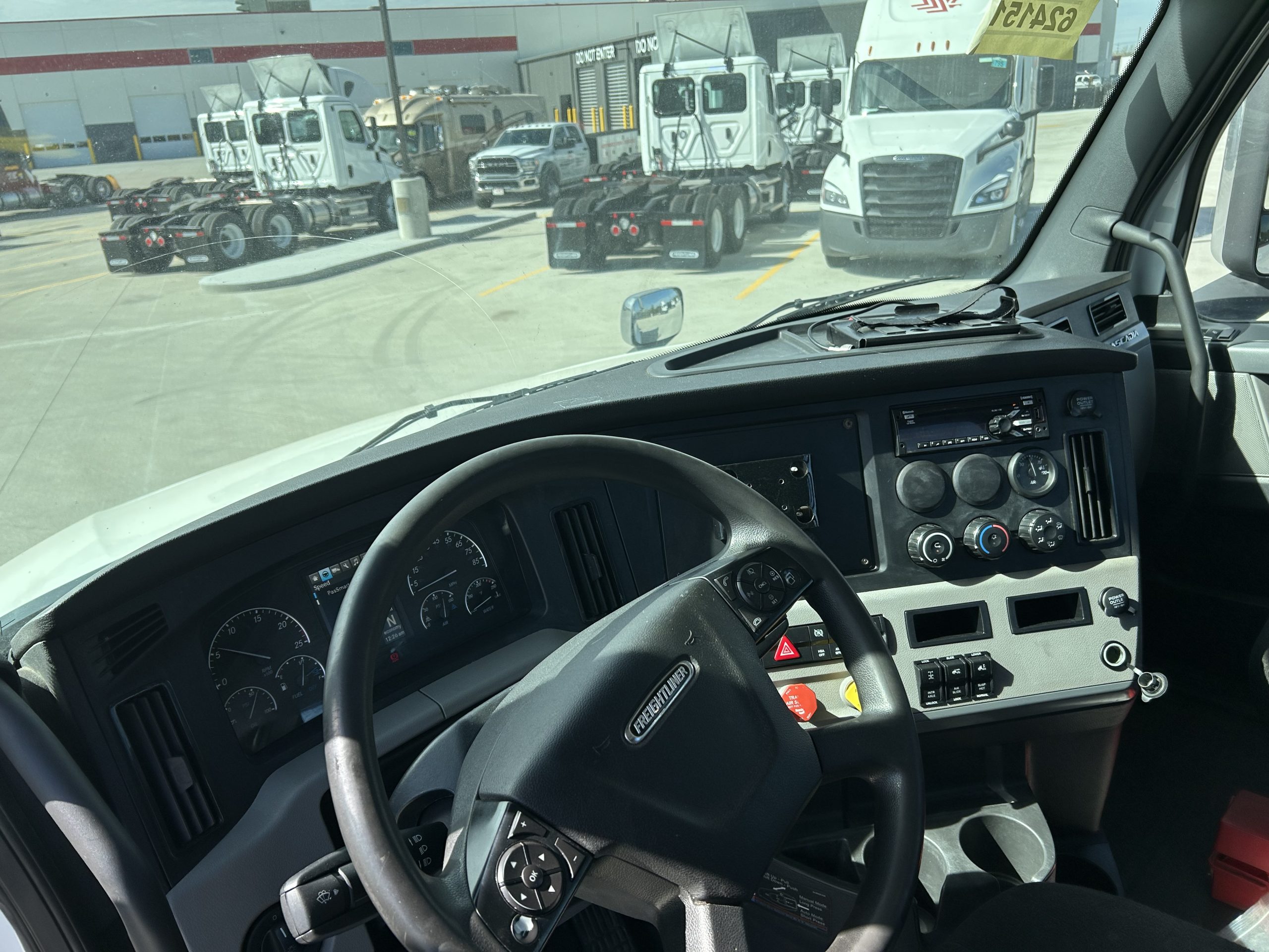 2020 Freightliner PT126DC 2020 Freightliner PT126DC - image 5 of 6