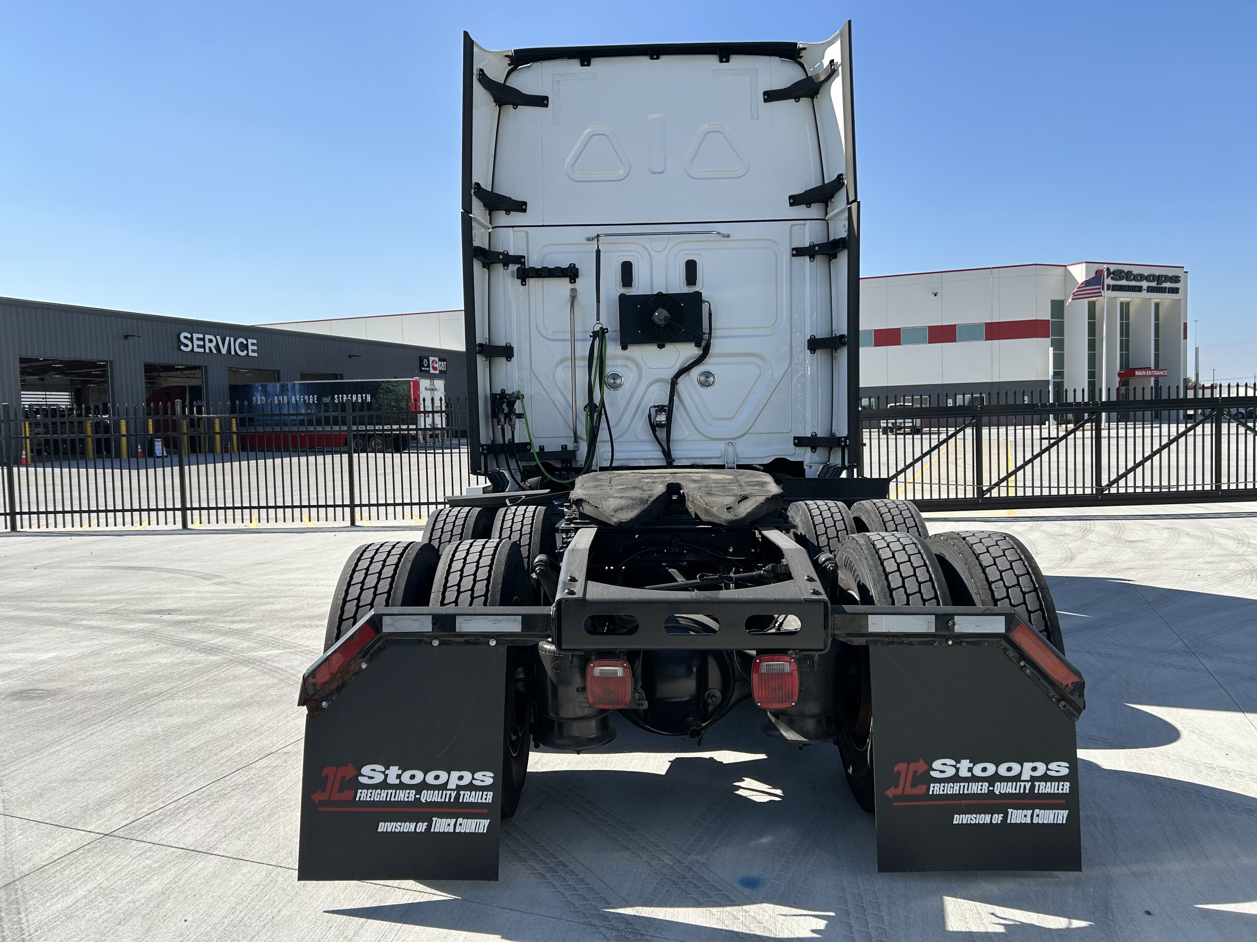 2023 Freightliner PT126SLP - image 4 of 6