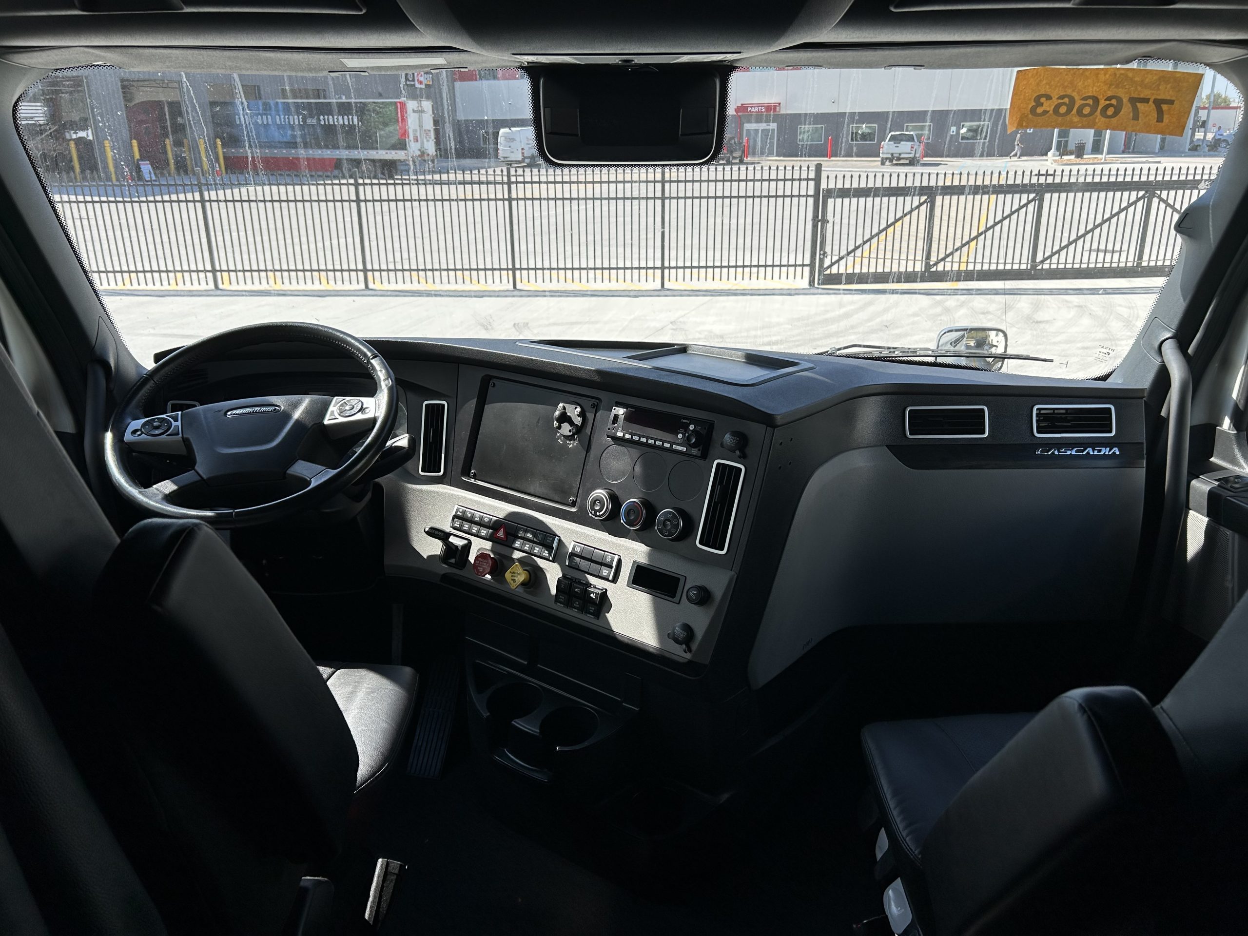 2023 Freightliner PT126SLP - image 5 of 6
