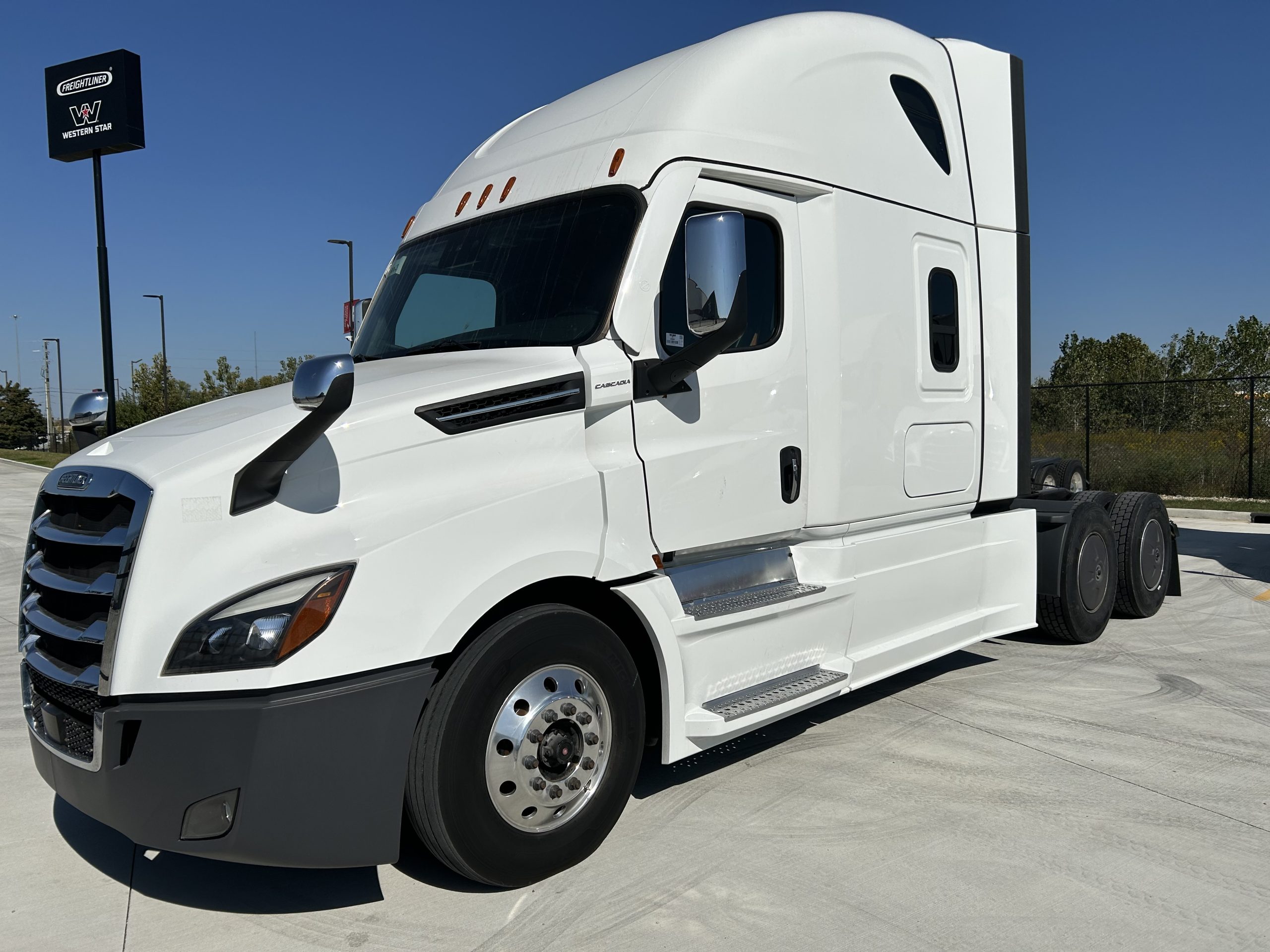 2023 Freightliner PT126SLP - image 1 of 6