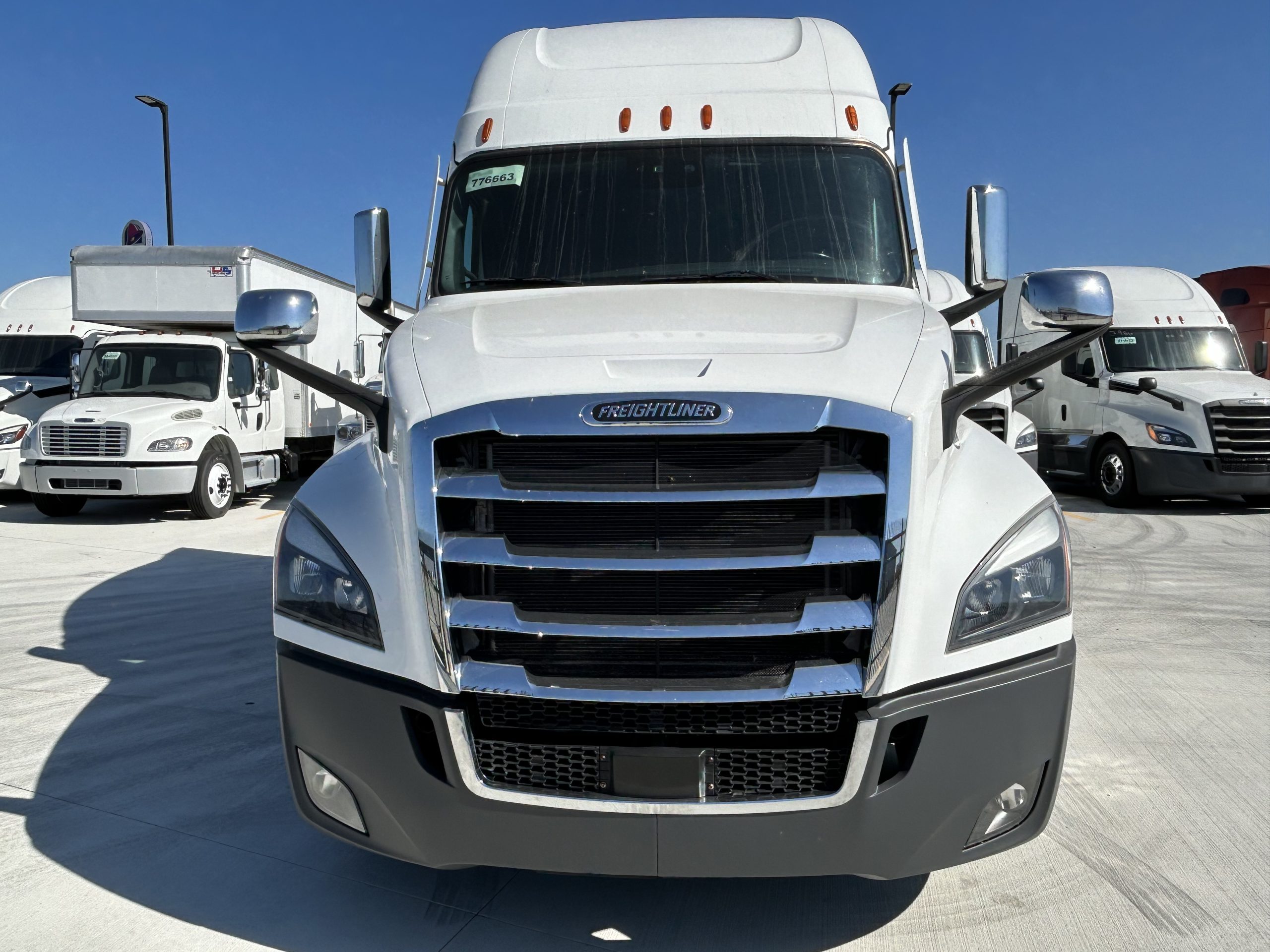 2023 Freightliner PT126SLP - image 2 of 6