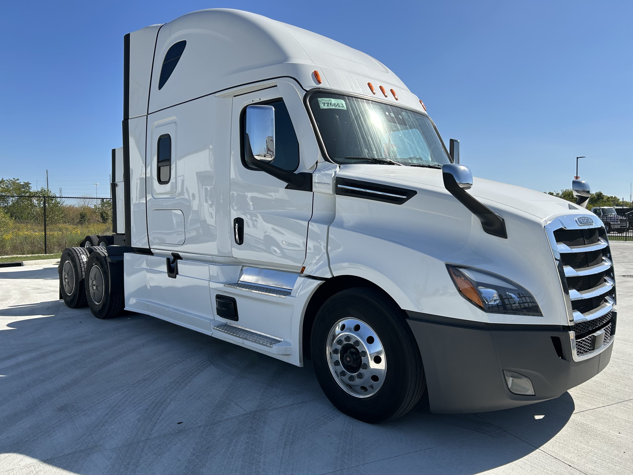 2023 Freightliner PT126SLP - image 3 of 6