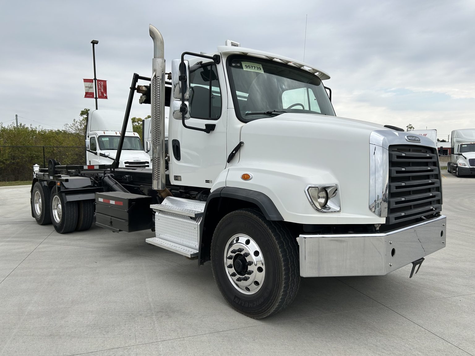 Freightliner 114SD