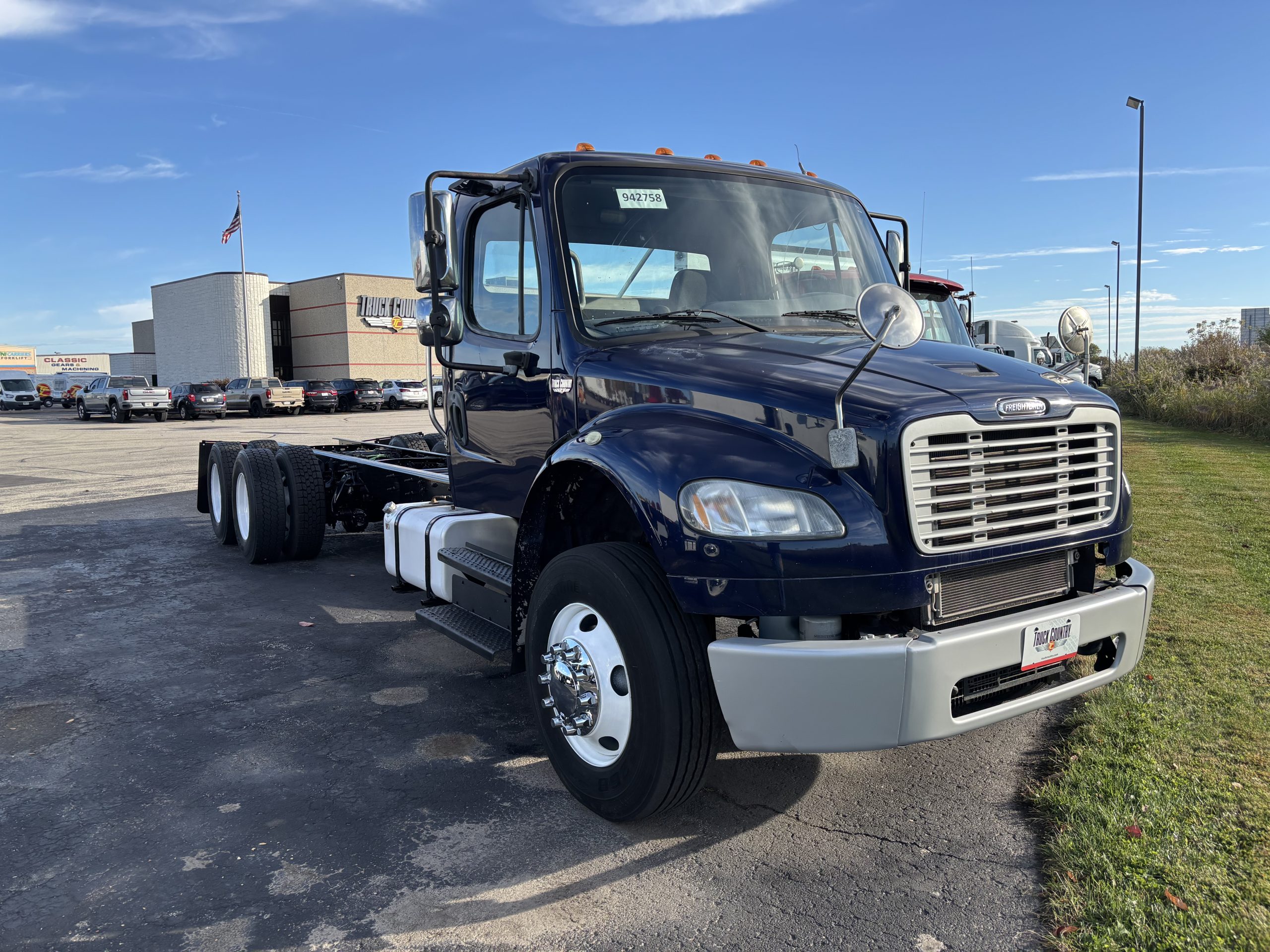2016 Freightliner M280 2016 Freightliner M280 - image 3 of 6