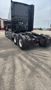 2022 International LT625 068Rf00000Sxjc6