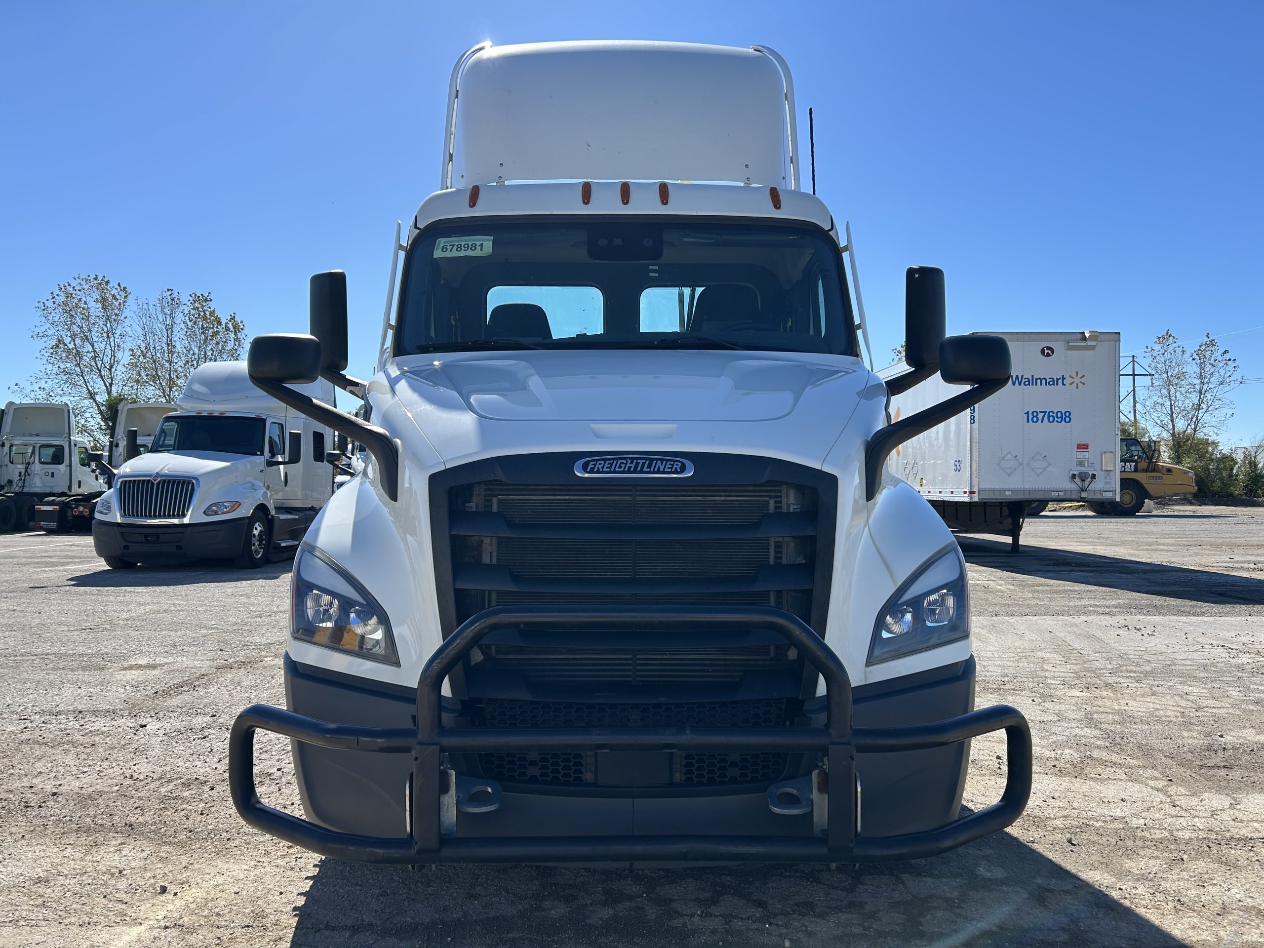 2021 Freightliner PE116 2021 Freightliner PE116 - image 2 of 5