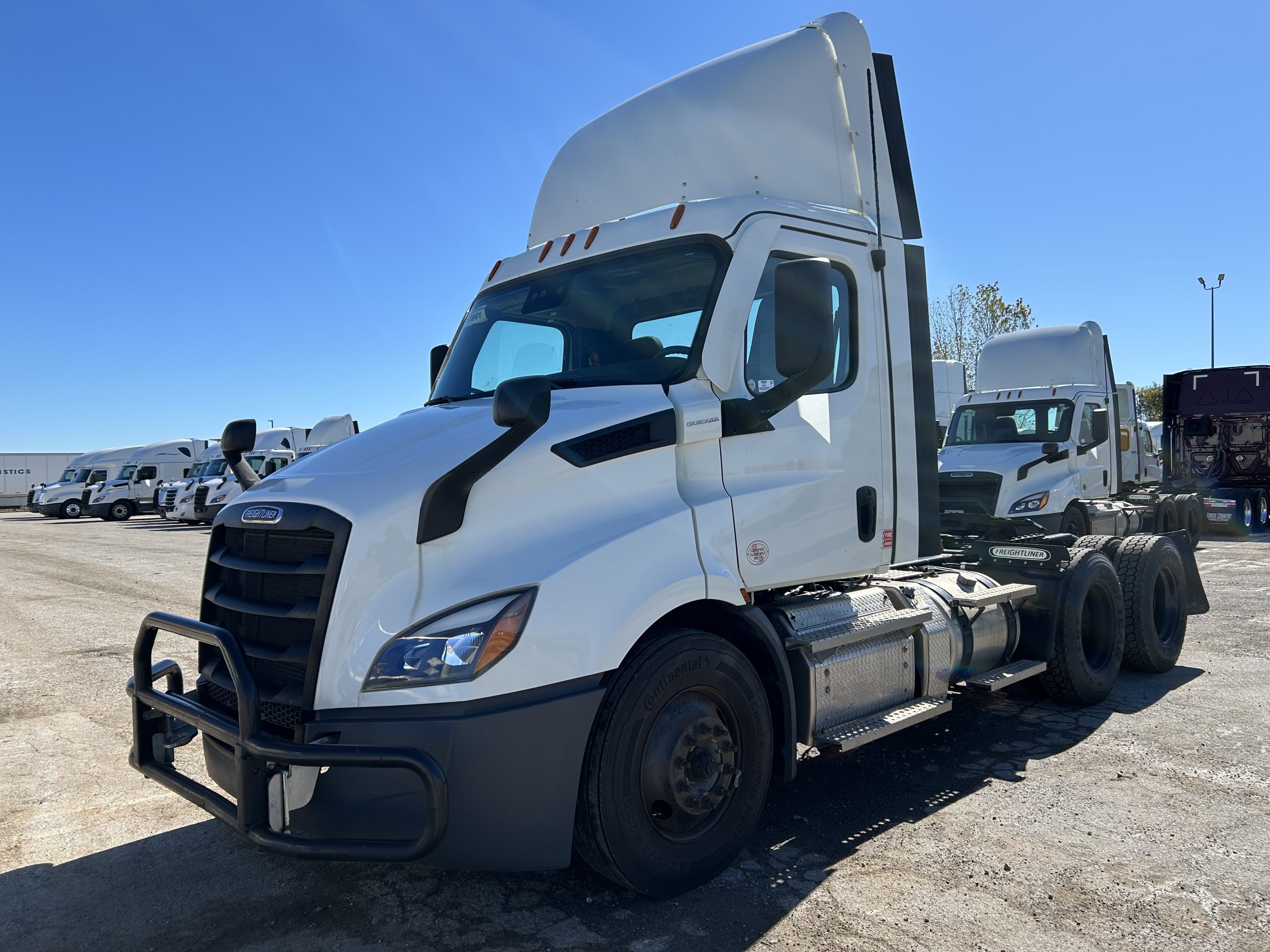 2021 Freightliner PE116 2021 Freightliner PE116 - image 1 of 5