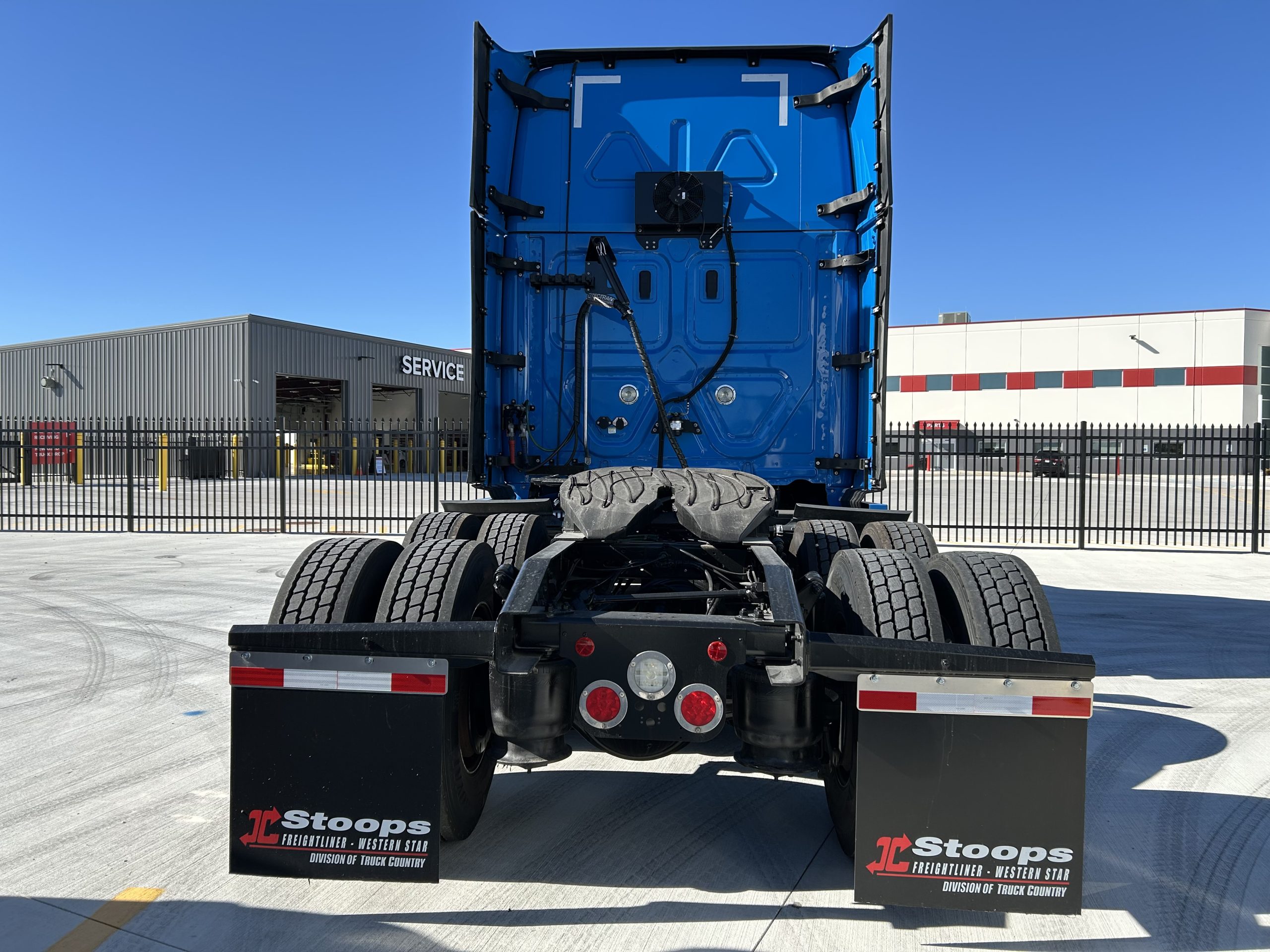 2022 Freightliner PT126 2022 Freightliner PT126 - image 4 of 6