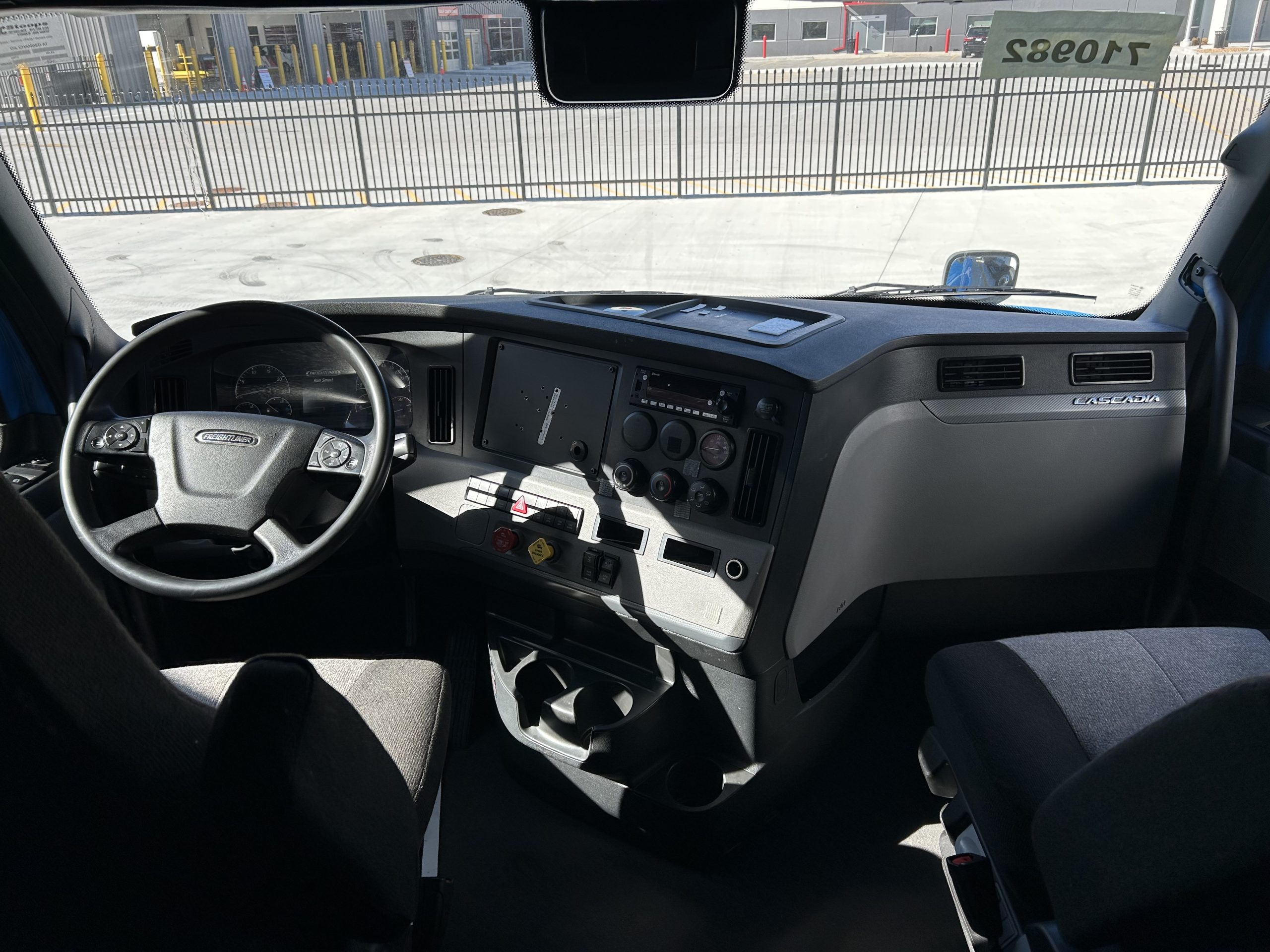 2022 Freightliner PT126 2022 Freightliner PT126 - image 5 of 6