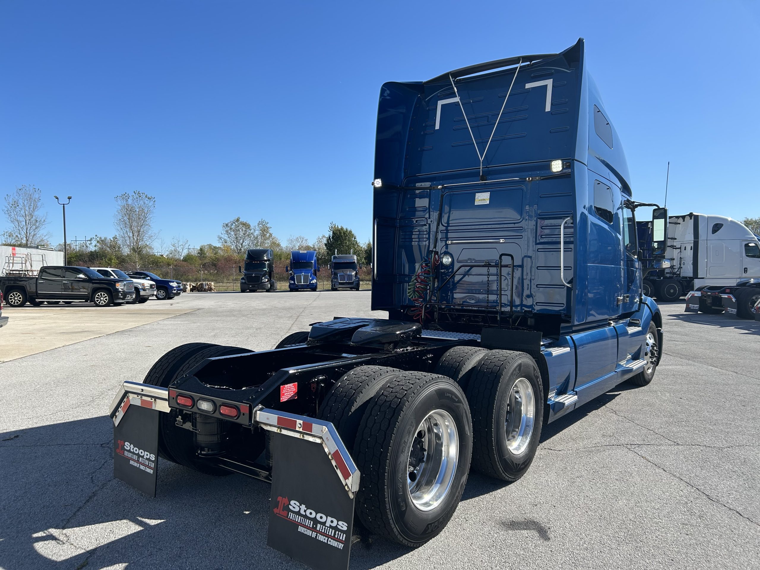 2022 Volvo VNL760 2022 Volvo VNL760 - image 3 of 6