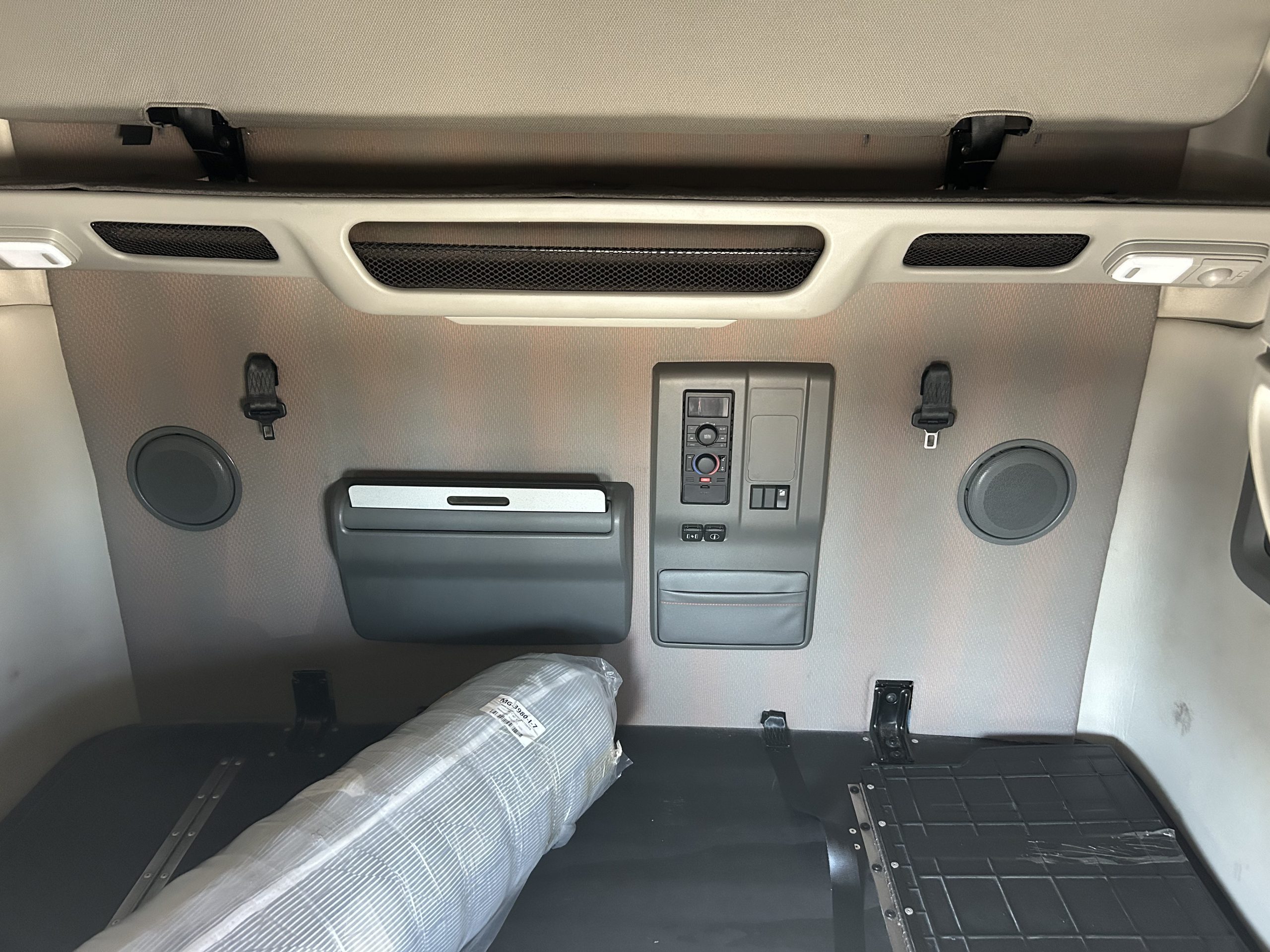 2022 Volvo VNL760 2022 Volvo VNL760 - image 3 of 6