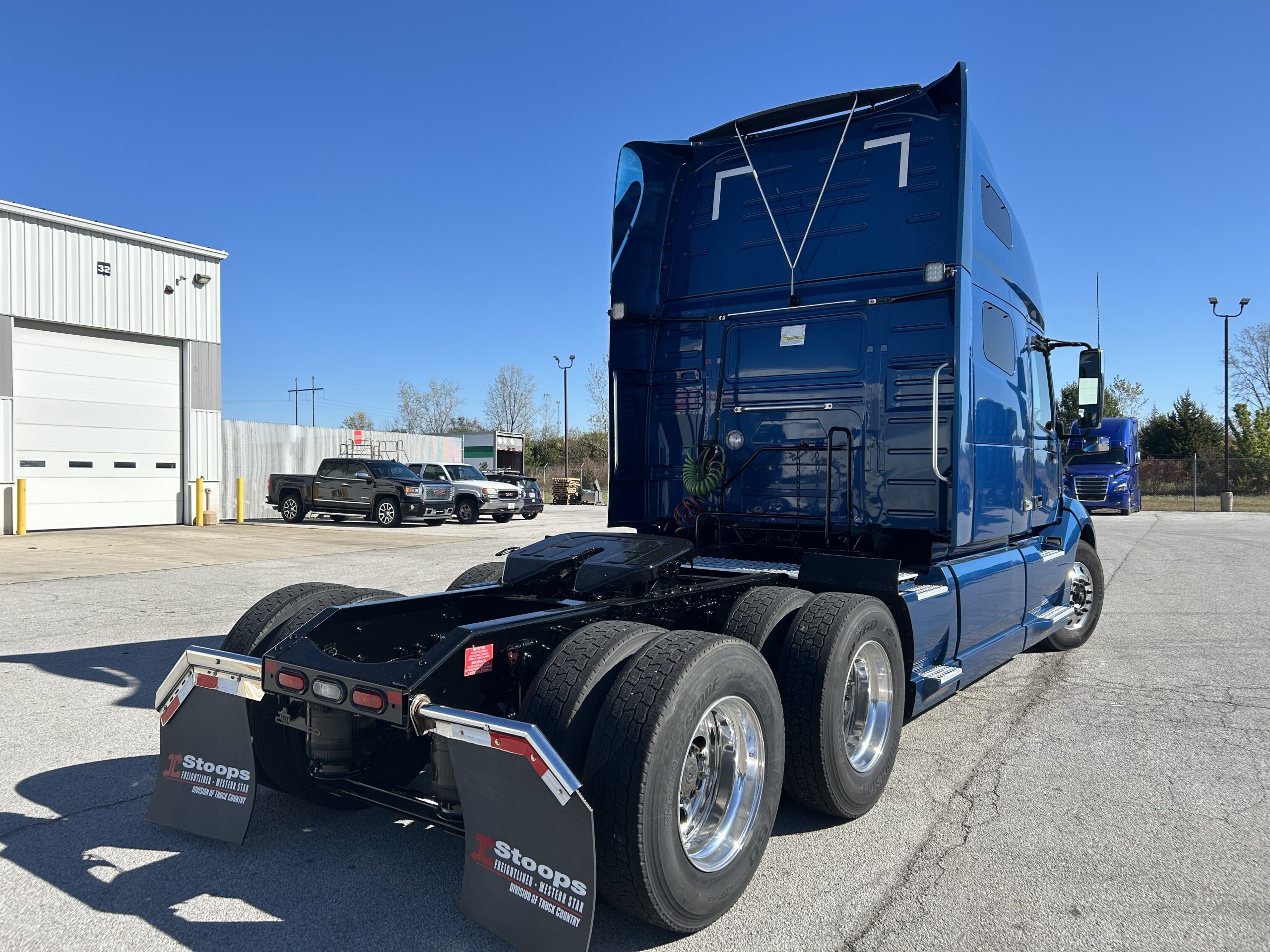 2022 Volvo VNL760 2022 Volvo VNL760 - image 4 of 6