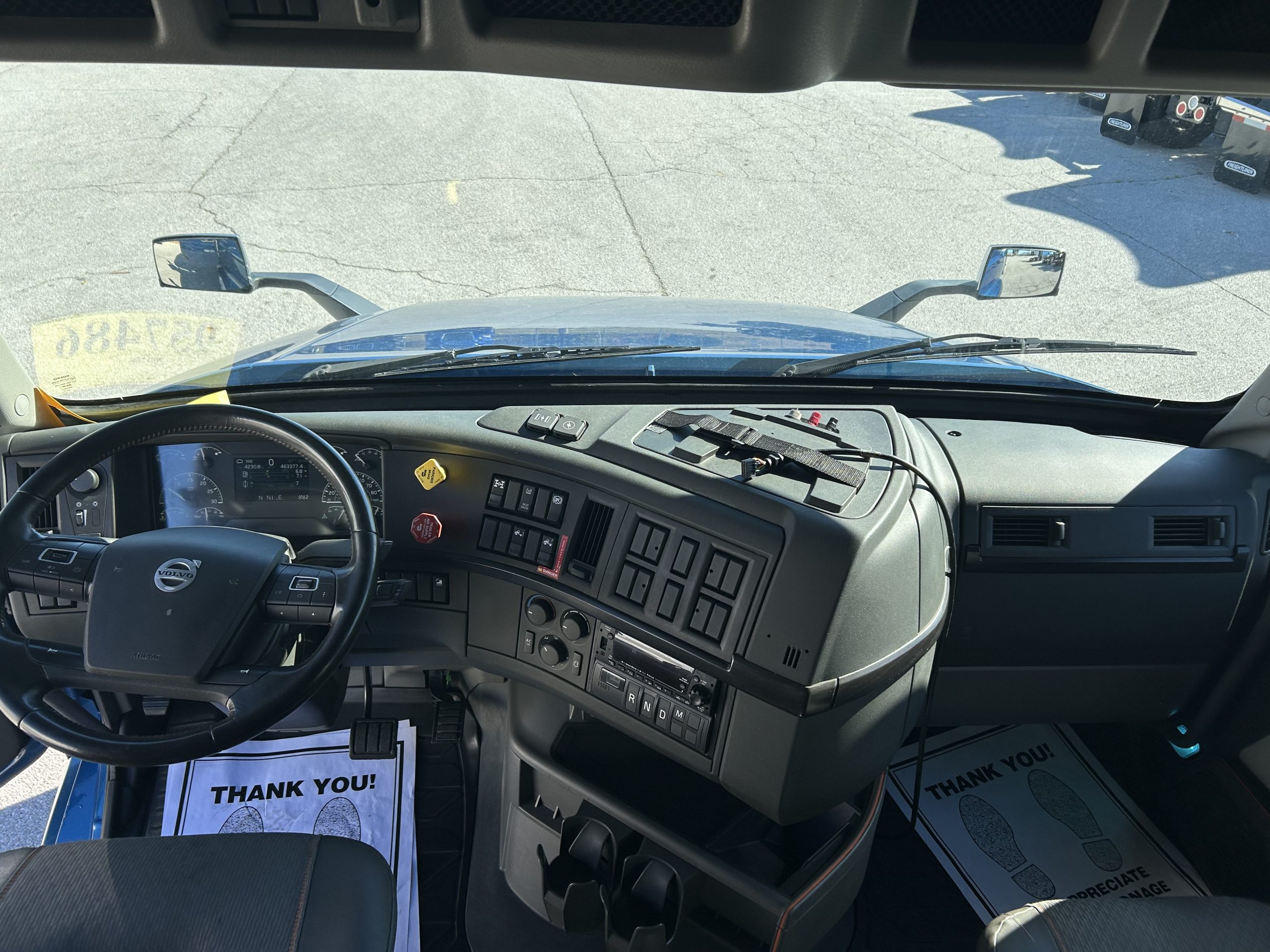 2022 Volvo VNL760 2022 Volvo VNL760 - image 5 of 6