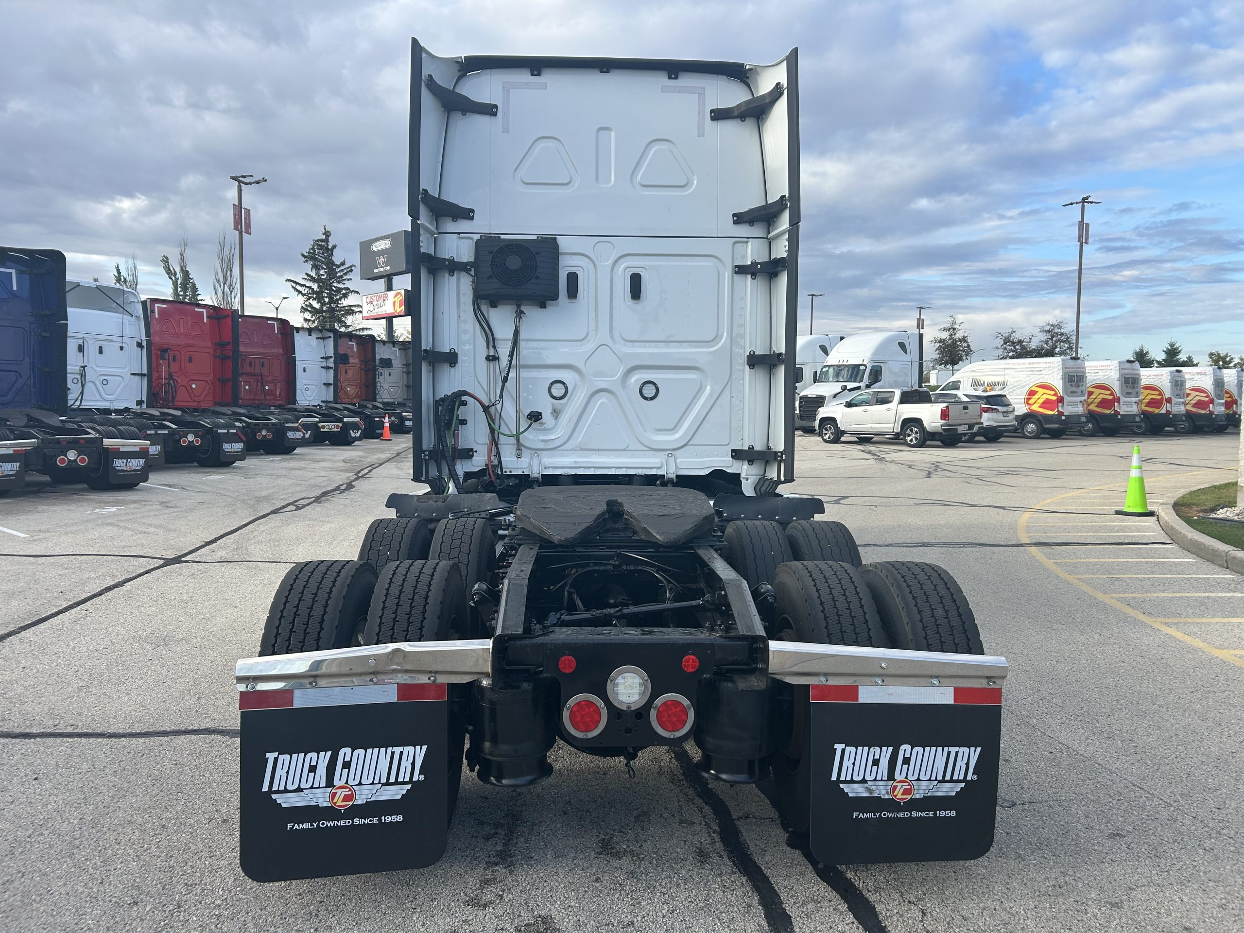 2021 Freightliner PT126 2021 Freightliner PT126 - image 4 of 6